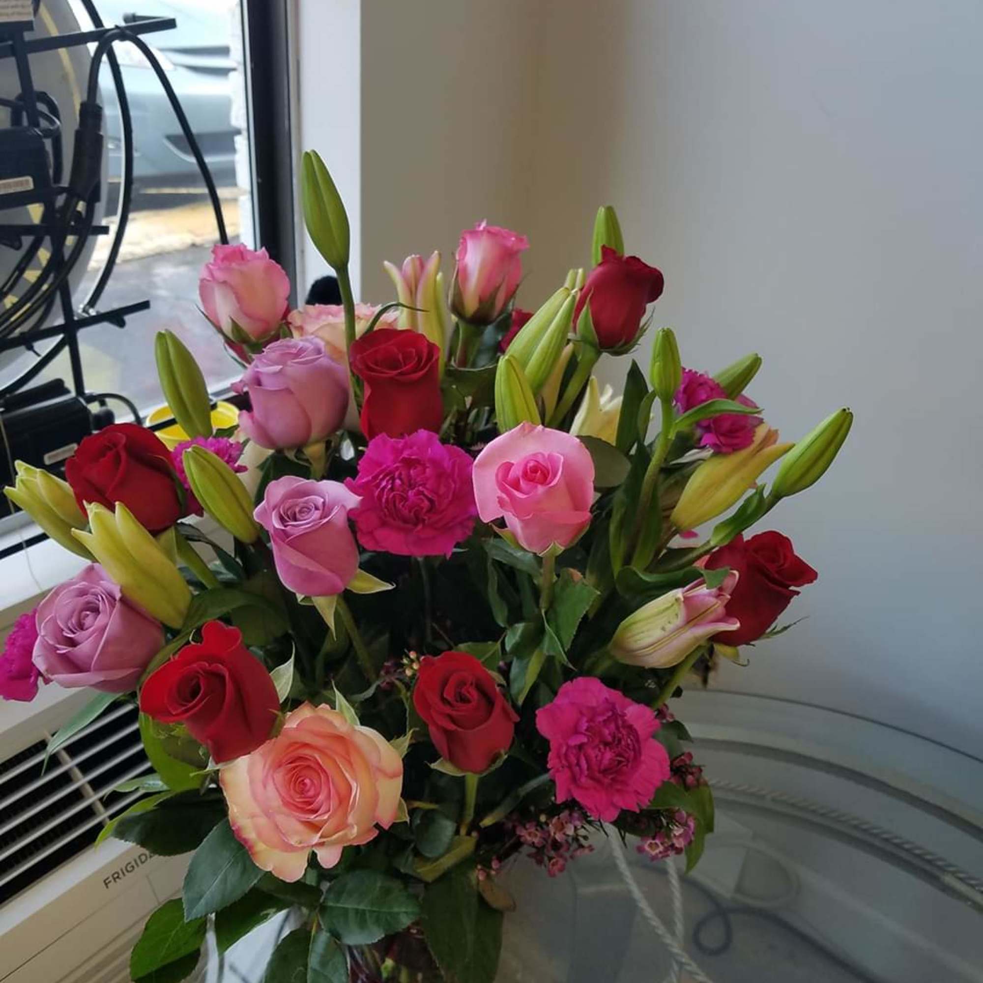 An artistic and bright arrangement, this crowd pleaser is as interesting as, photo 4 of 6