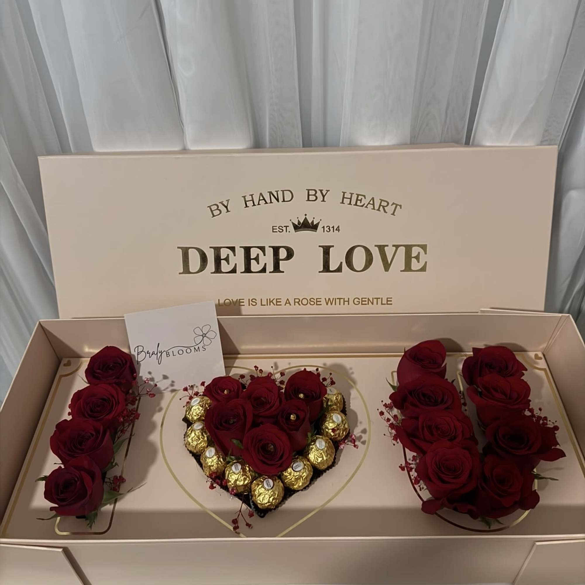Declare your love with "Rose Confession," a breathtakingly romantic gift.  A