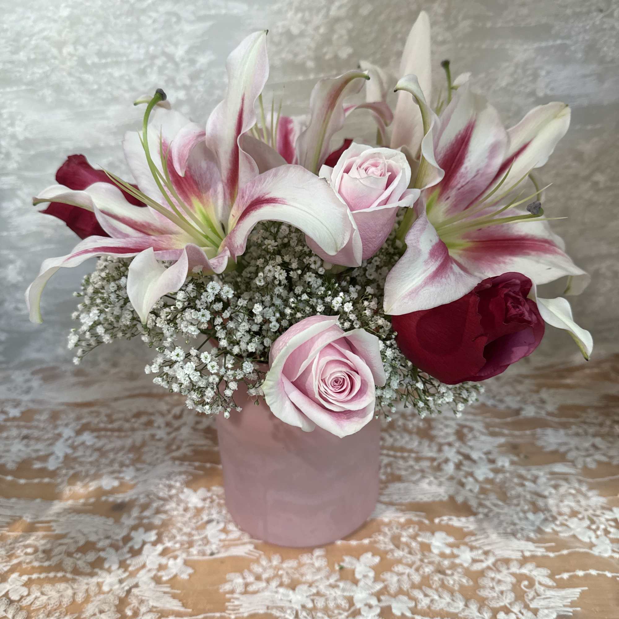 Half dozen rose mix with lilies, photo 2 of 2