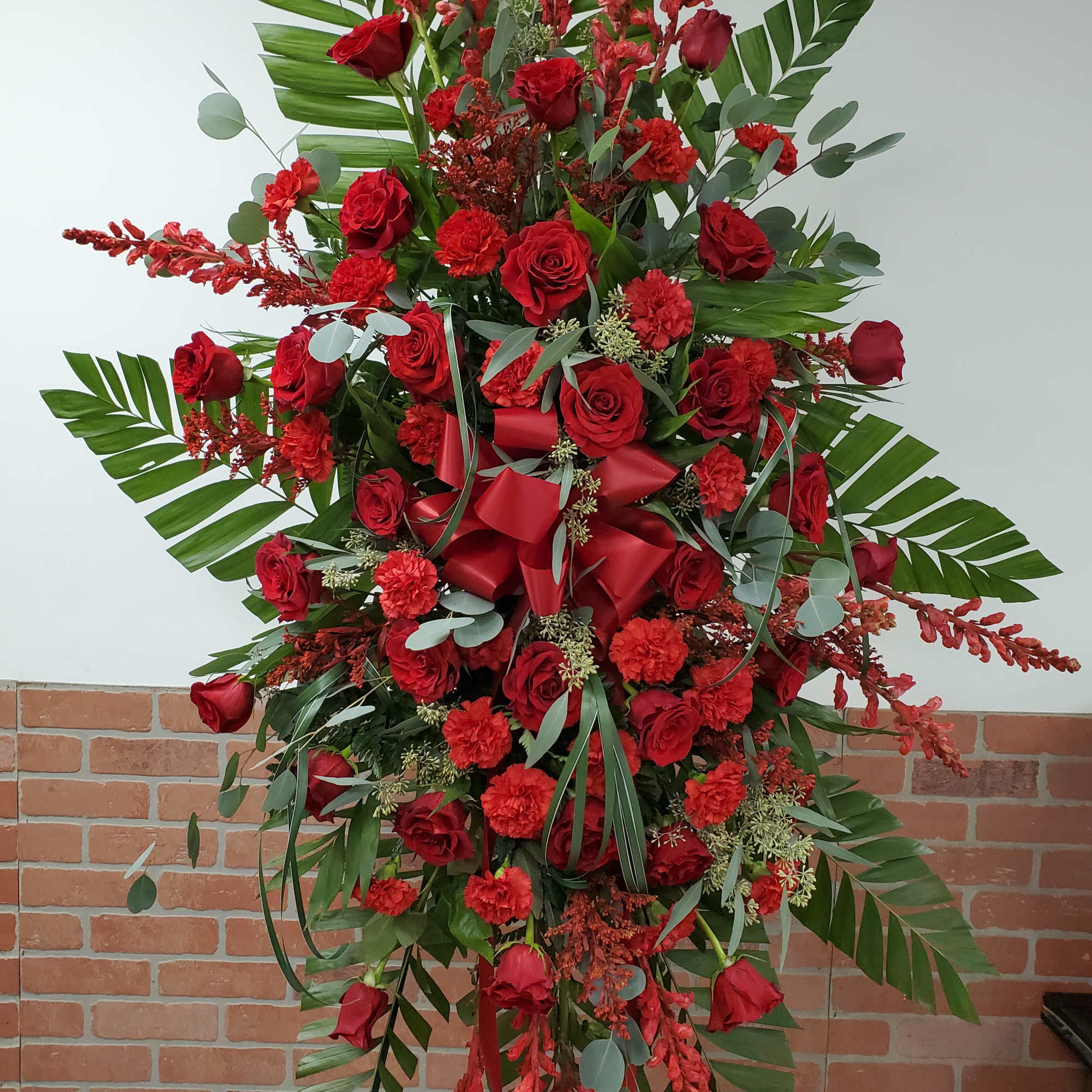 Red is the color of love , photo 2 of 2