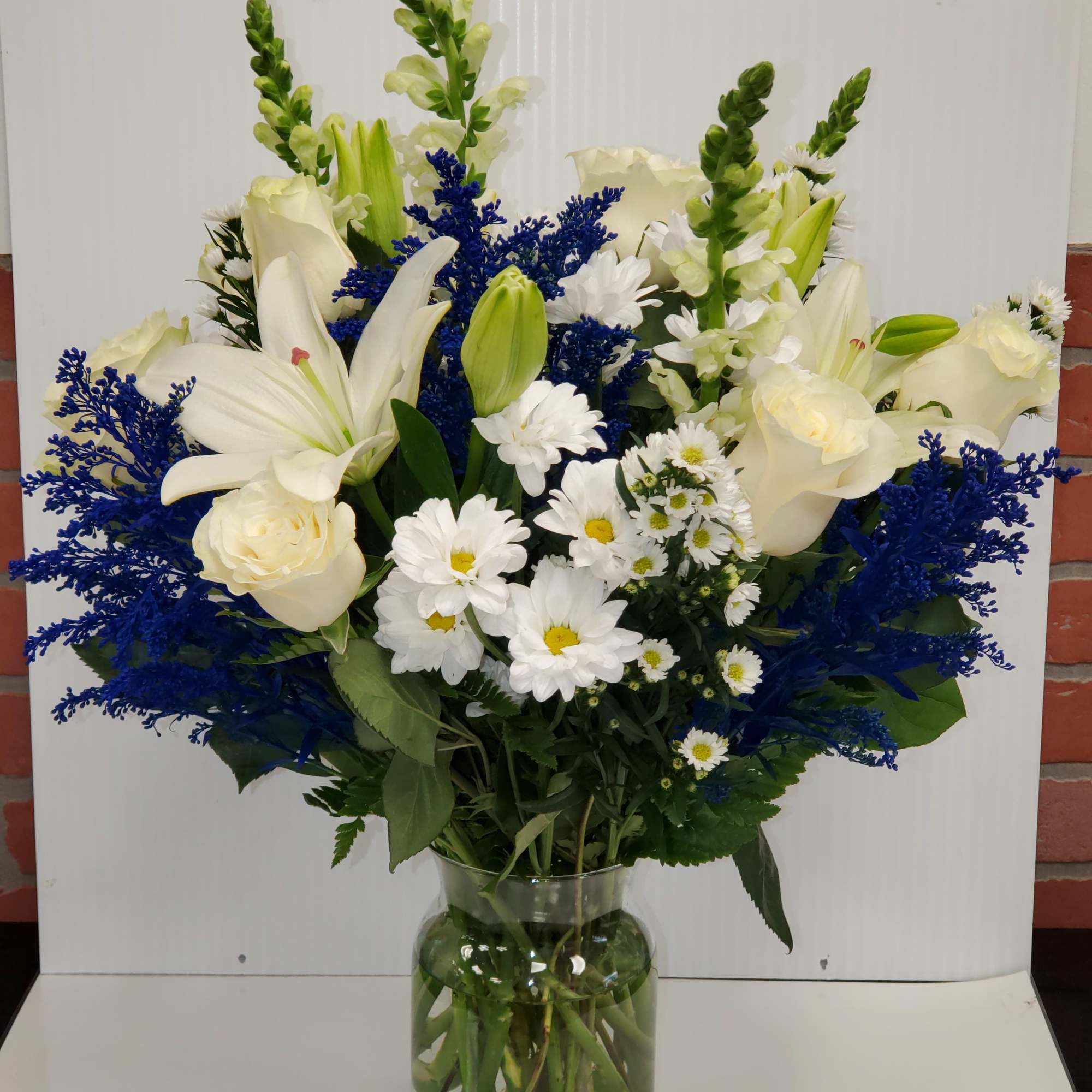 White and blue floers, photo 2 of 2