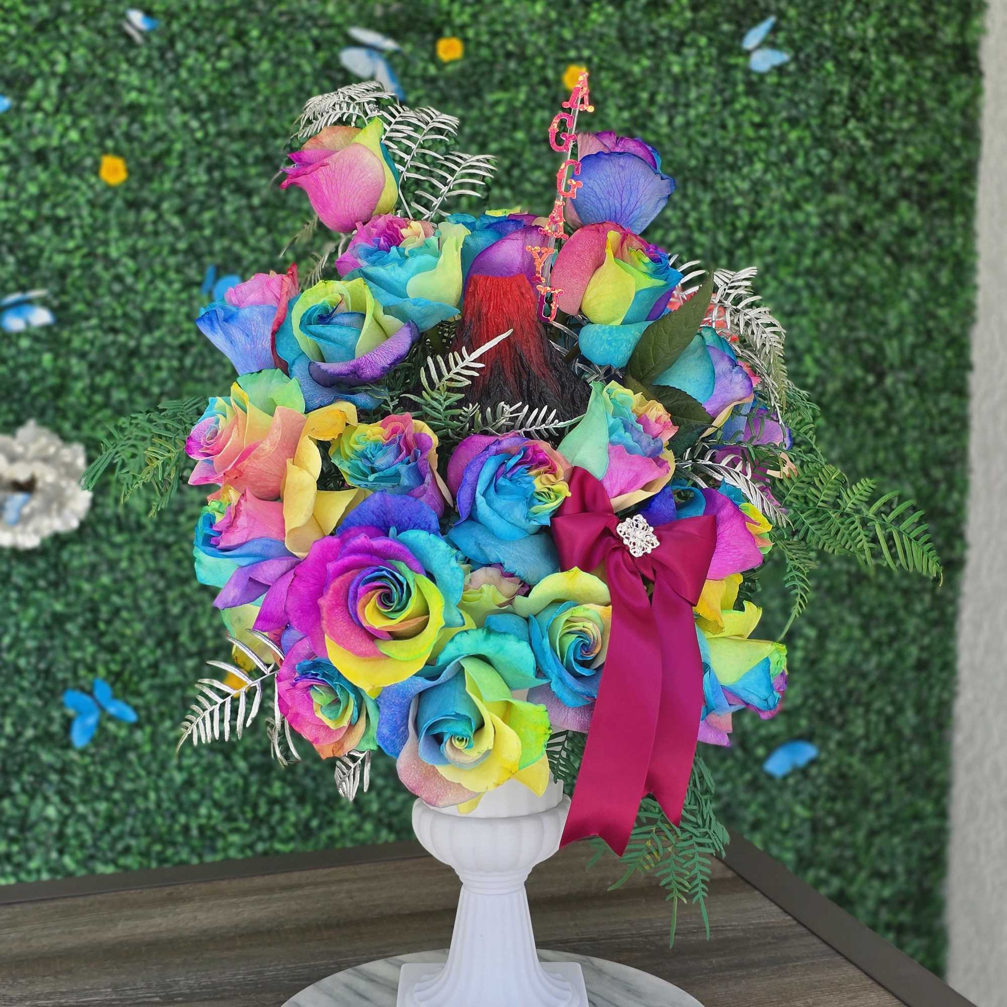 Elegant Small Multicolor Rose Arrangement &ndash; Naturally Beautiful 
Delicate, refined, and full