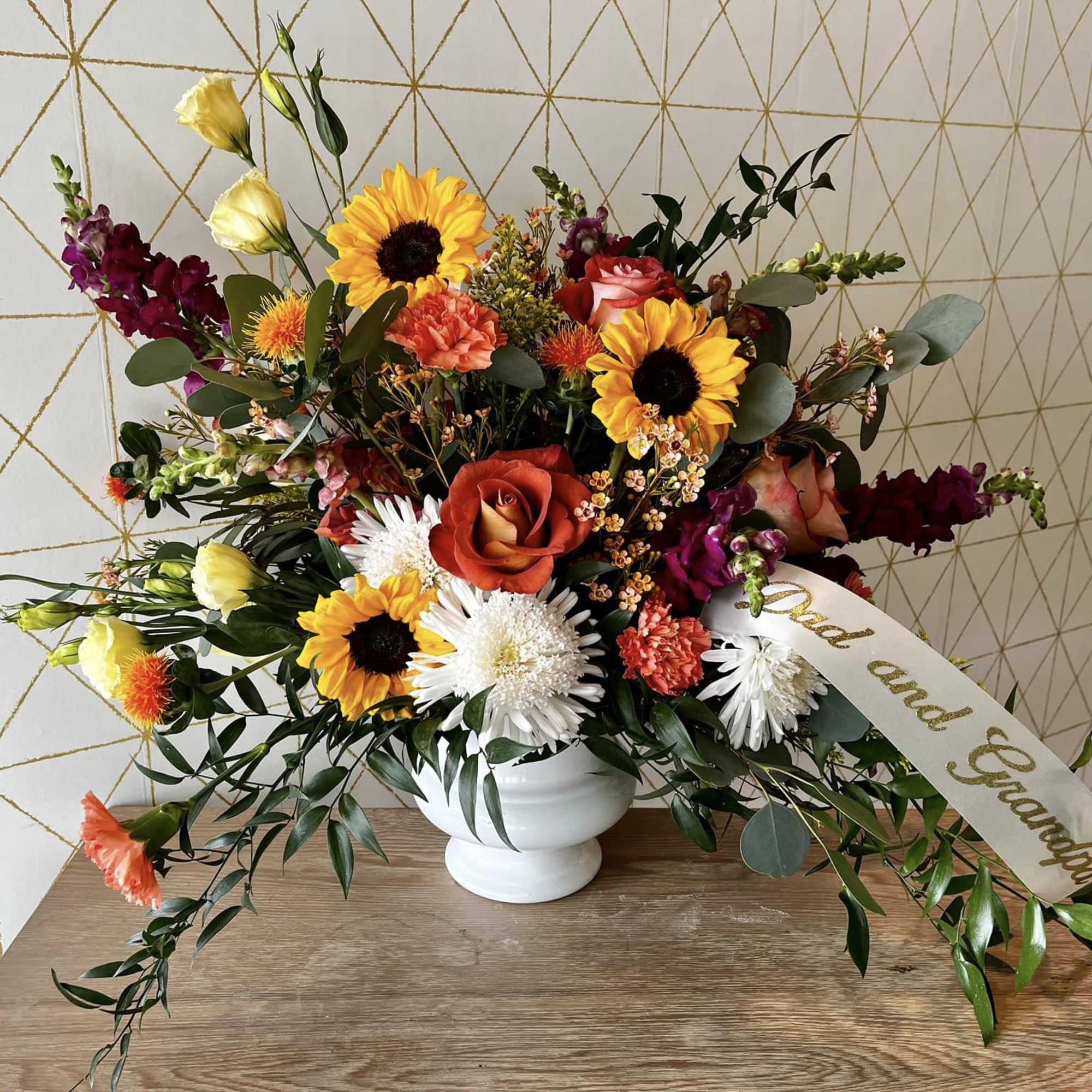 Our Floor Arrangements are fully customizable in colors and flowers. Floor Arrangements, photo 6 of 11