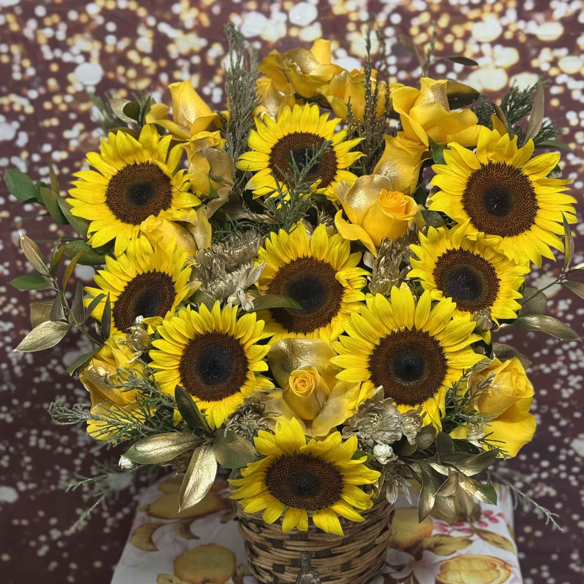 12 sunflower 12 roses yellow rusco , photo 2 of 2