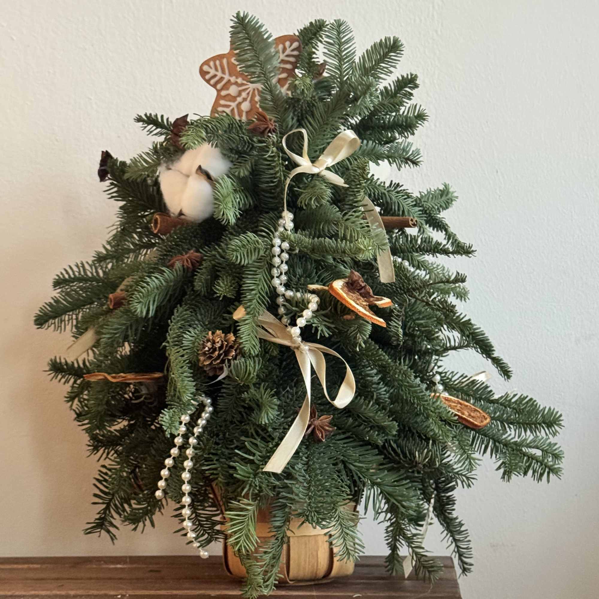 A cozy Christmas tree without the needles on your floor 

Fresh winter, photo 3 of 3