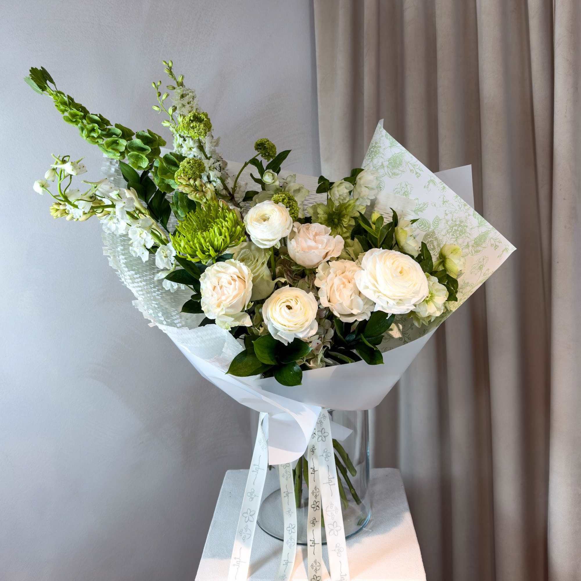 Our Monochromatic Bouquet will be arranged per color palette. With your choice