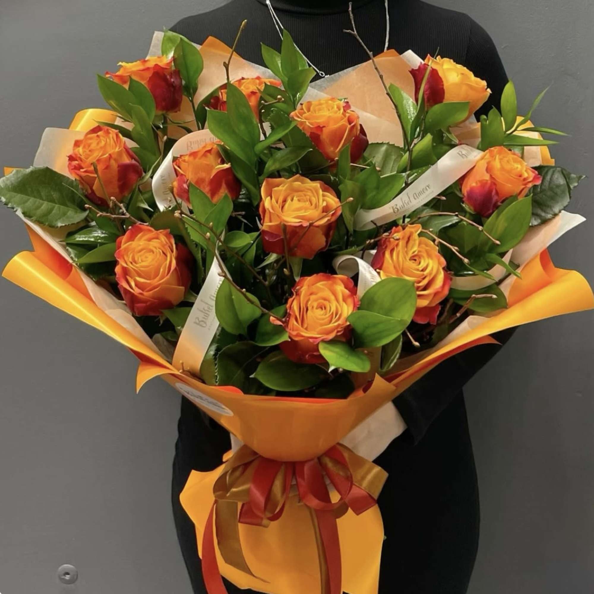 Sunset Passion Bouquet 

A radiant celebration of passion, warmth, and joy.

Inspired by