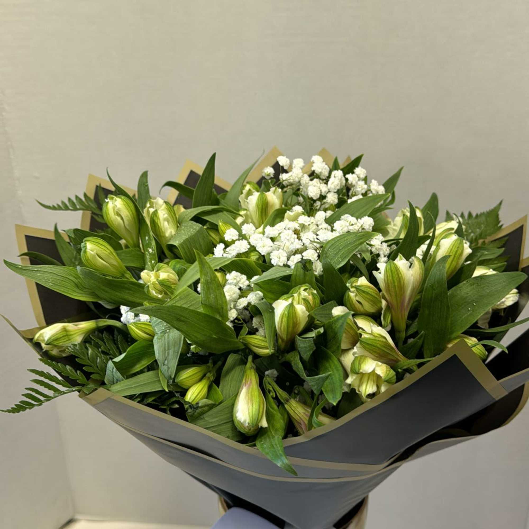 The Alstroemeria symbolizes long-lasting friendship, and each of its six petals represents, photo 2 of 2