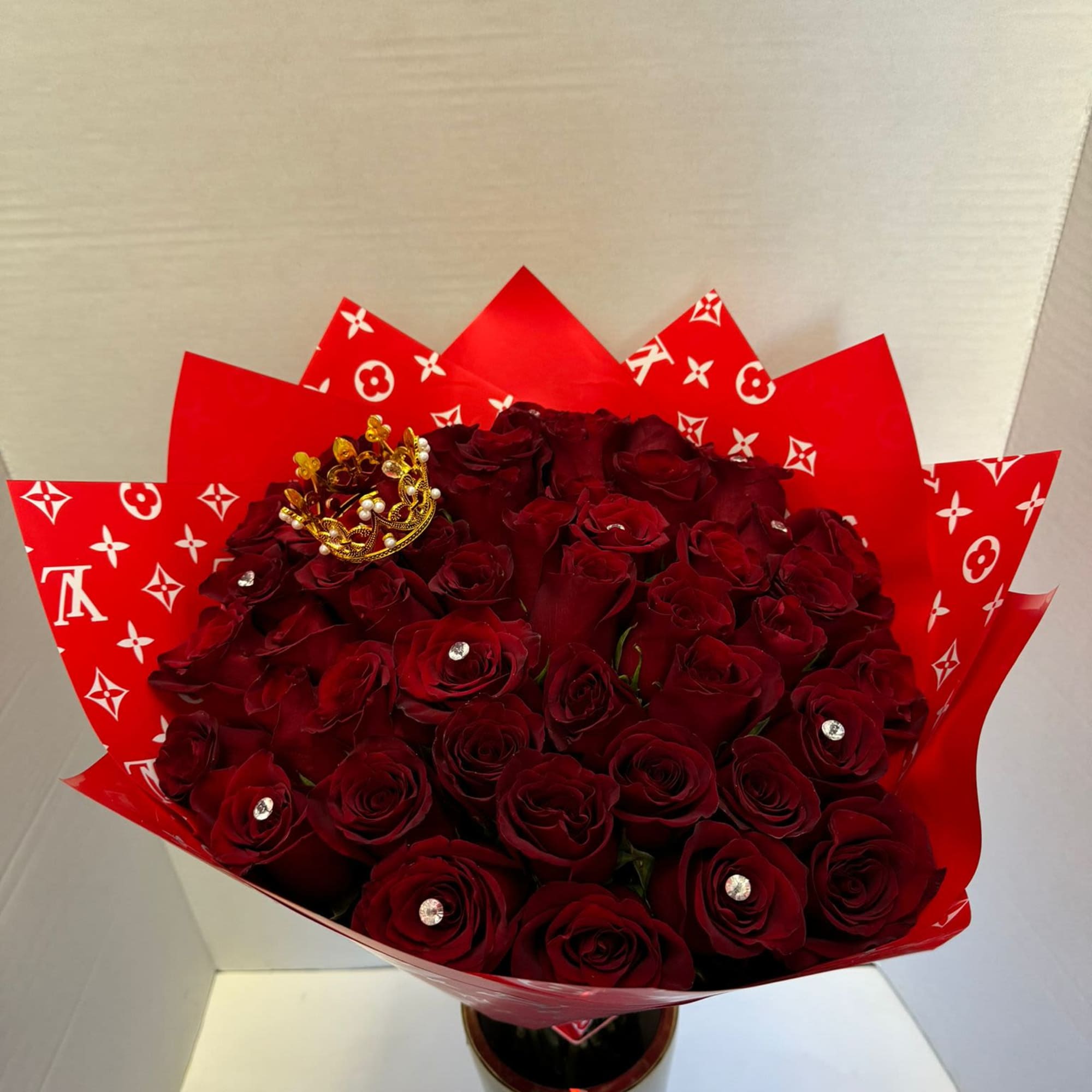 Celebrate love and passion with our stunning bouquet of 50 fresh red, photo 2 of 2