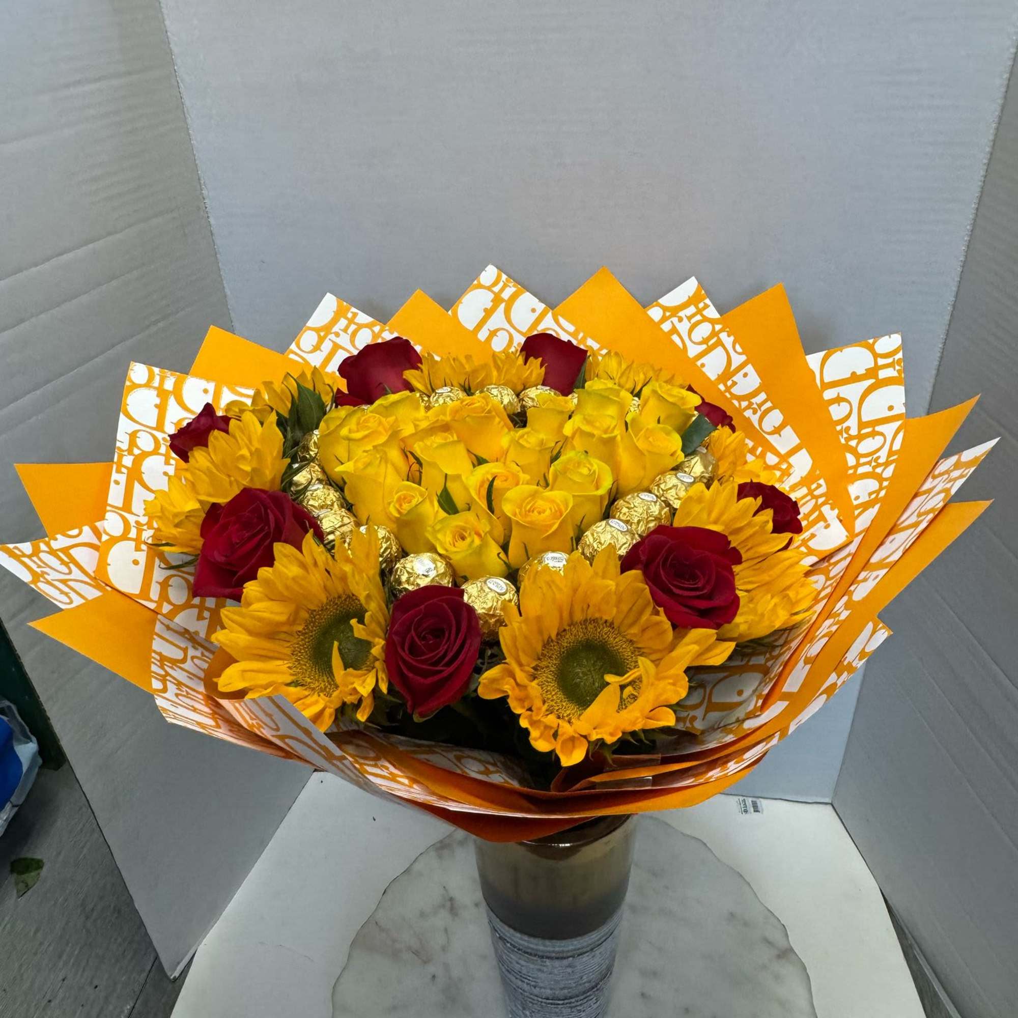 Yellow flowers carry messages of joy, happiness and friendship. They are often, photo 3 of 3