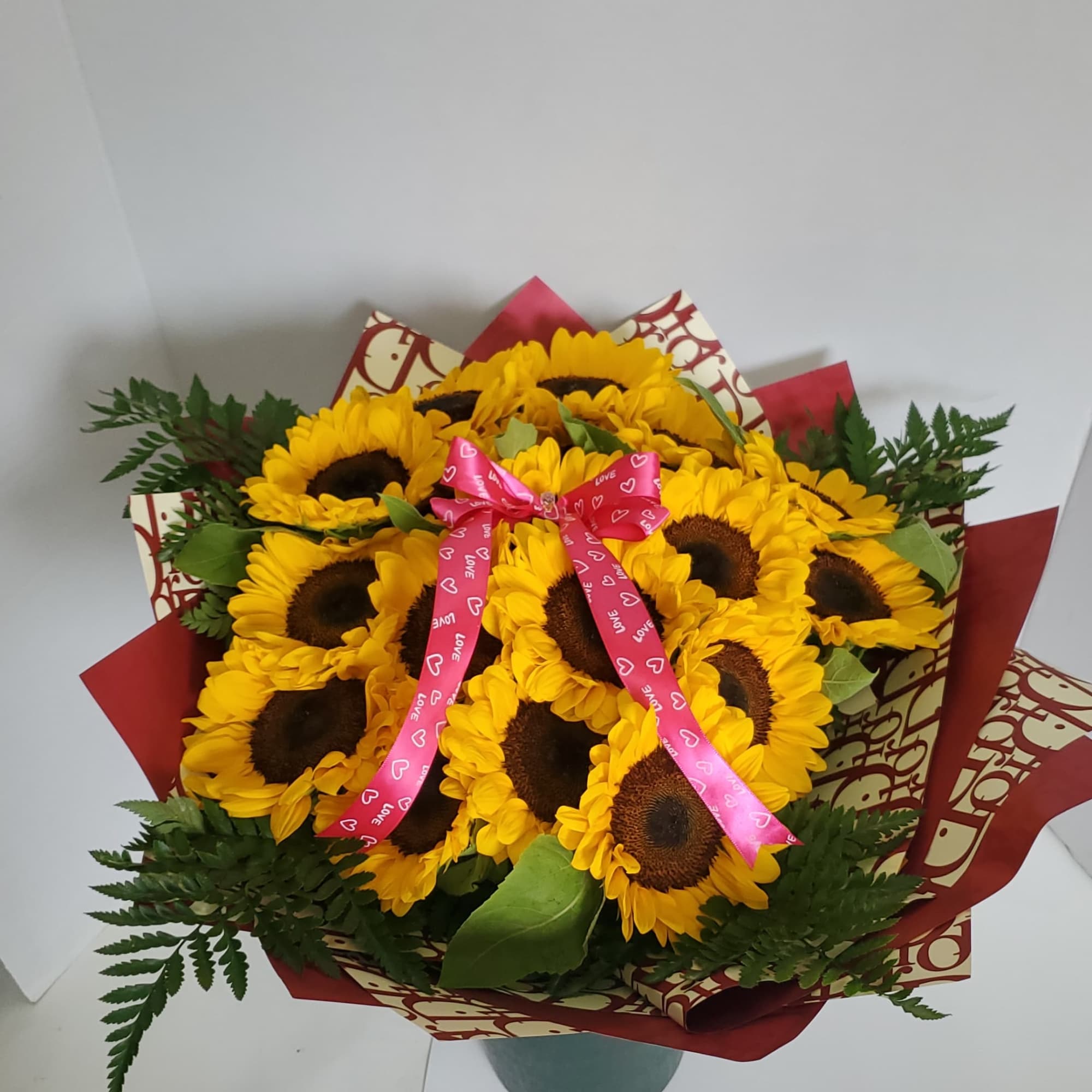 seasonal sunflowers bouquet is the perfect gift for making your loved ones.A, photo 2 of 3