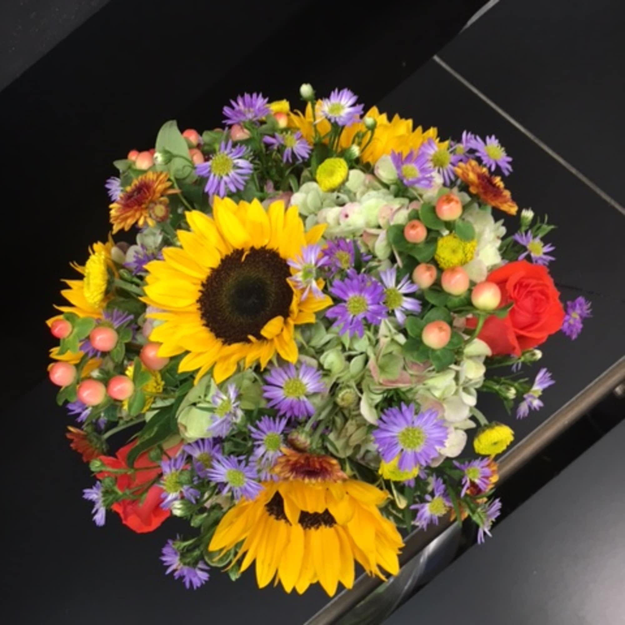 This beautiful centerpiece is a stunning masterpiece. This was purchased for a, photo 2 of 2