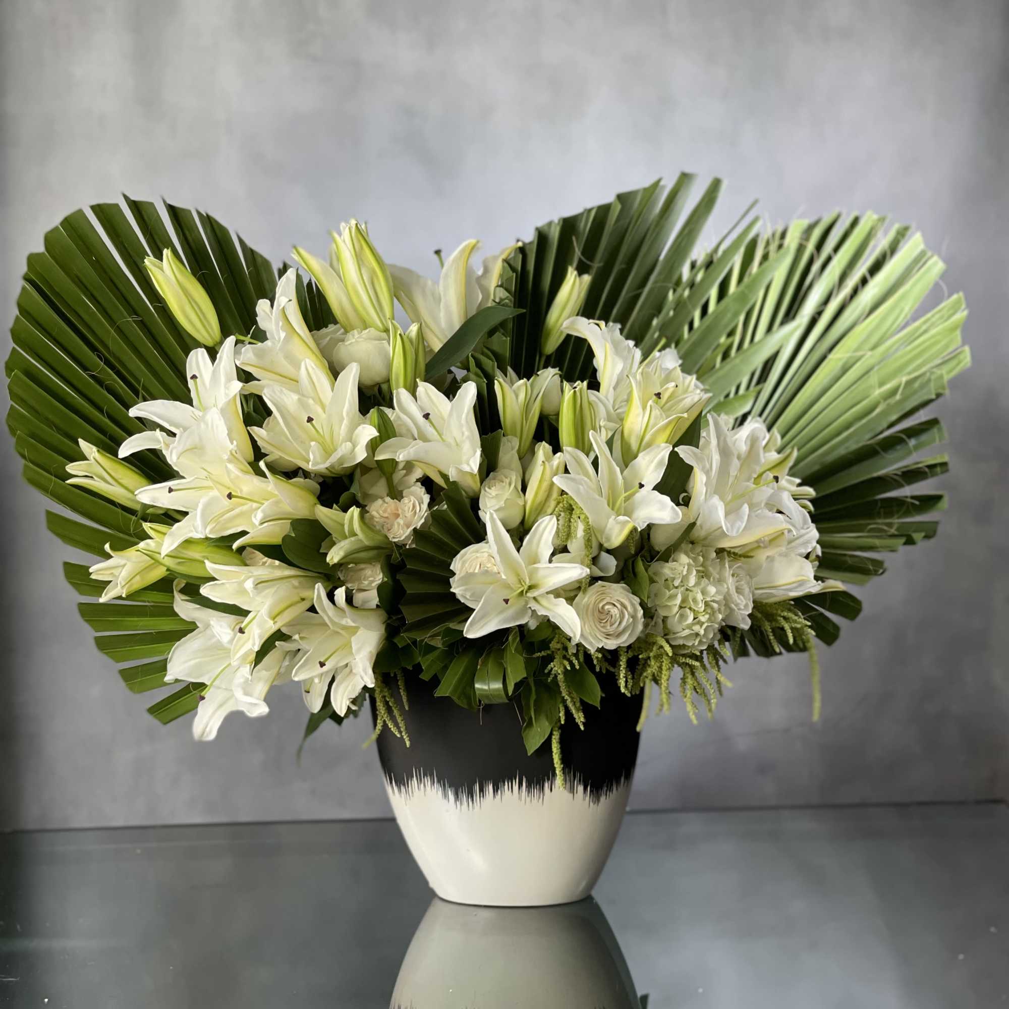 This arrangement is designed with a wealth of wondrous over 20 White, photo 2 of 2