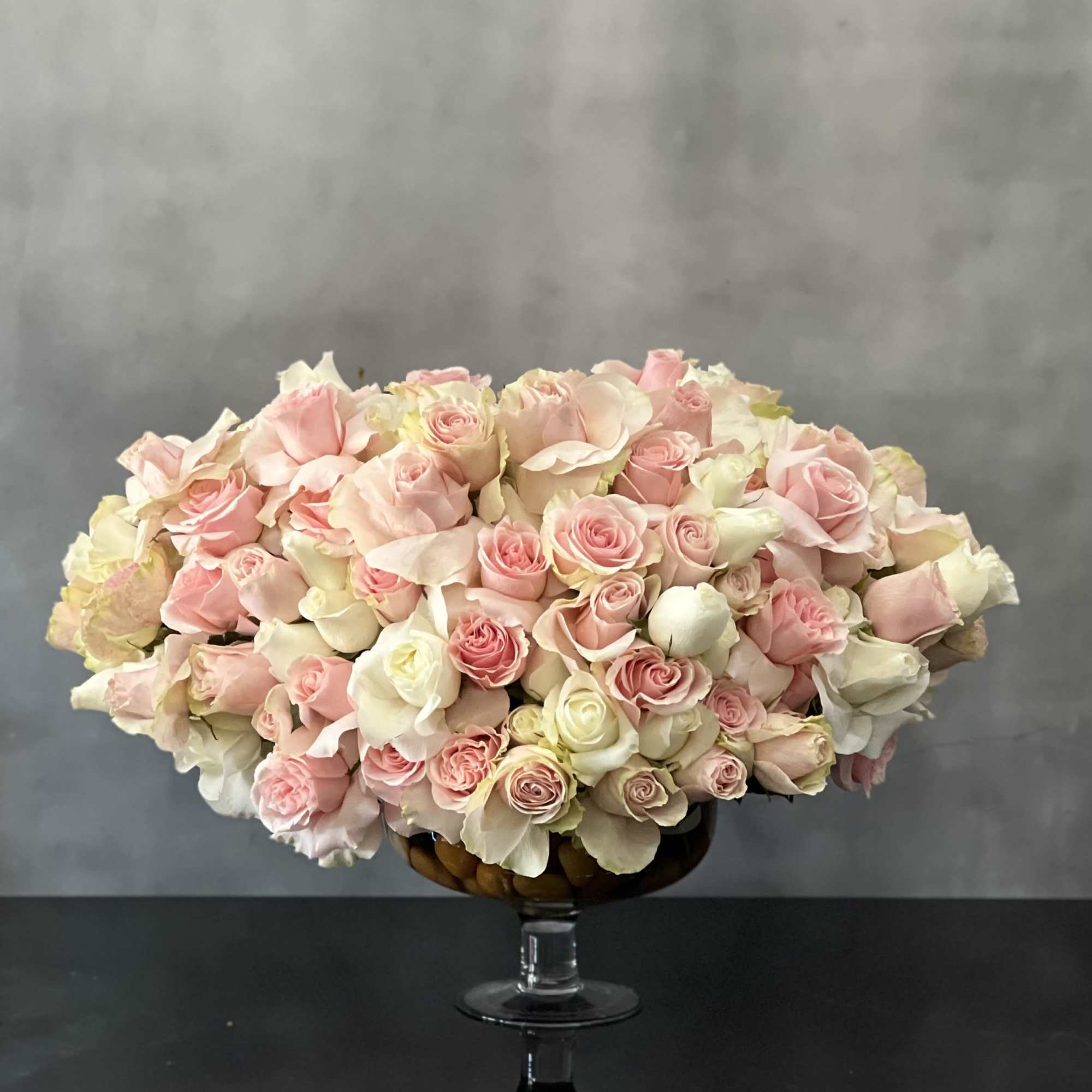 Designed to be the ultimate expression of your affection. over 100 stem