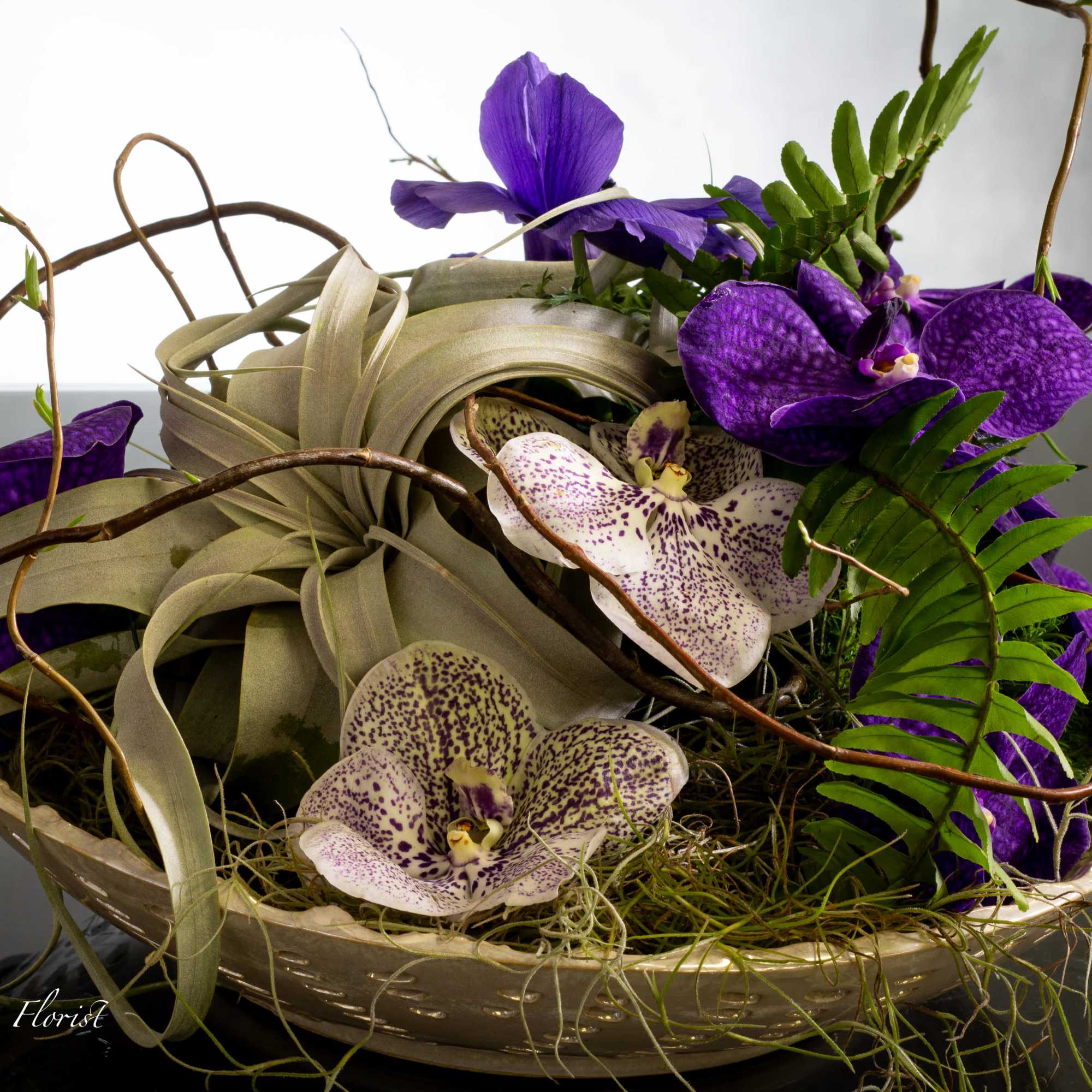 Experience a blend of modernity and natural elegance with our contemporary bowl, photo 4 of 4