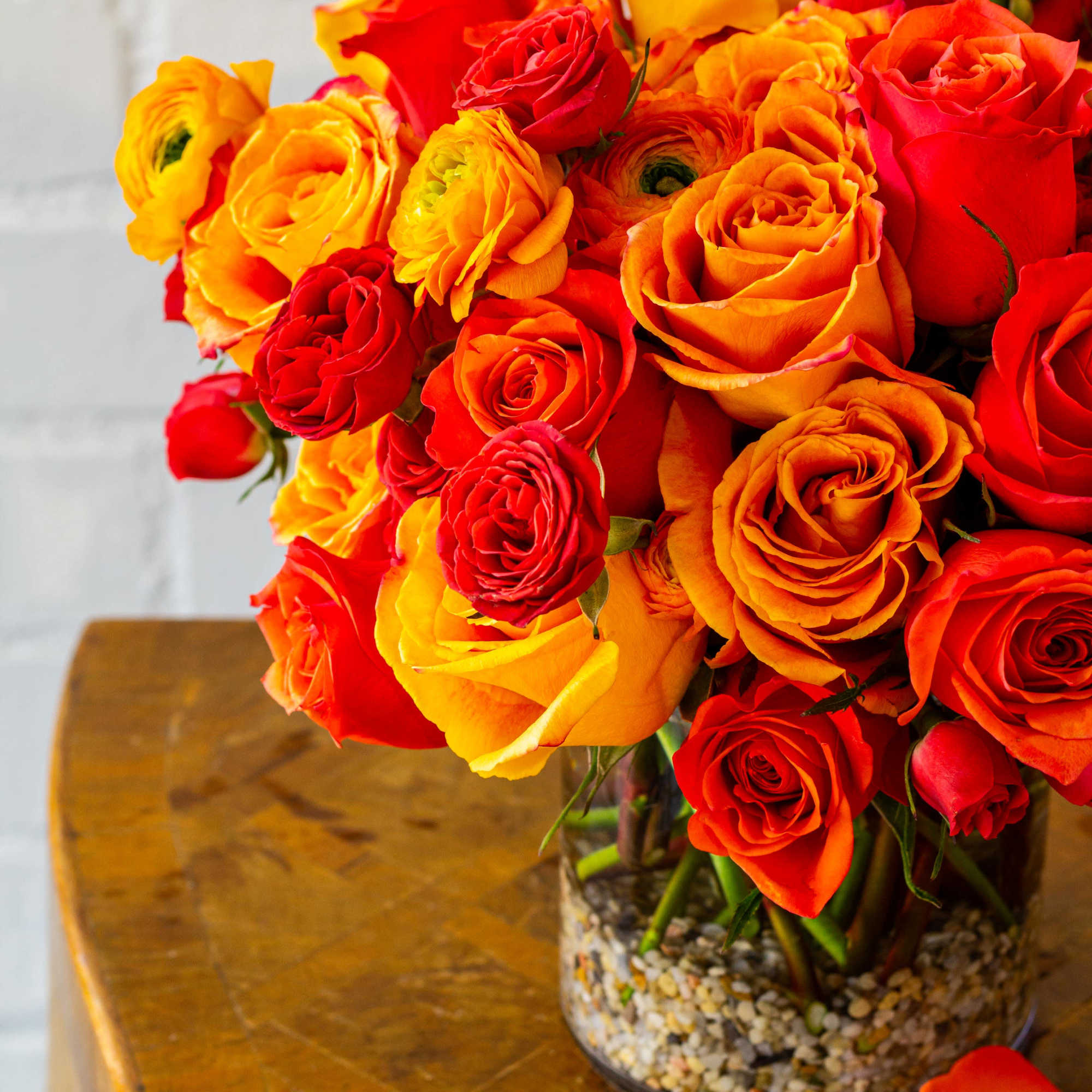 Crafting a stunning floral arrangement in a 5x5 cylinder vase with an, photo 5 of 7