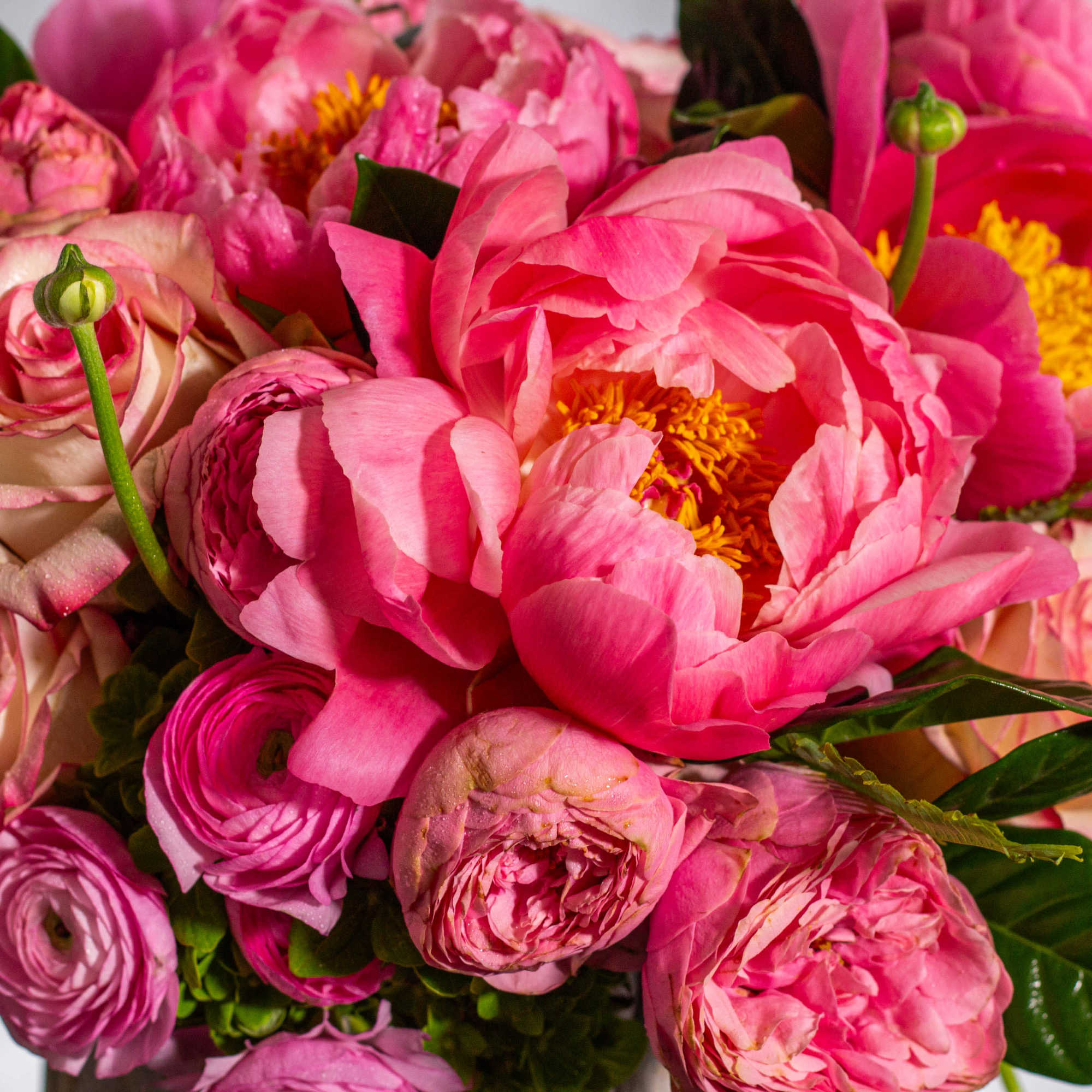 Indulge in a harmonious symphony of natural beauty with our exquisite floral, photo 3 of 7