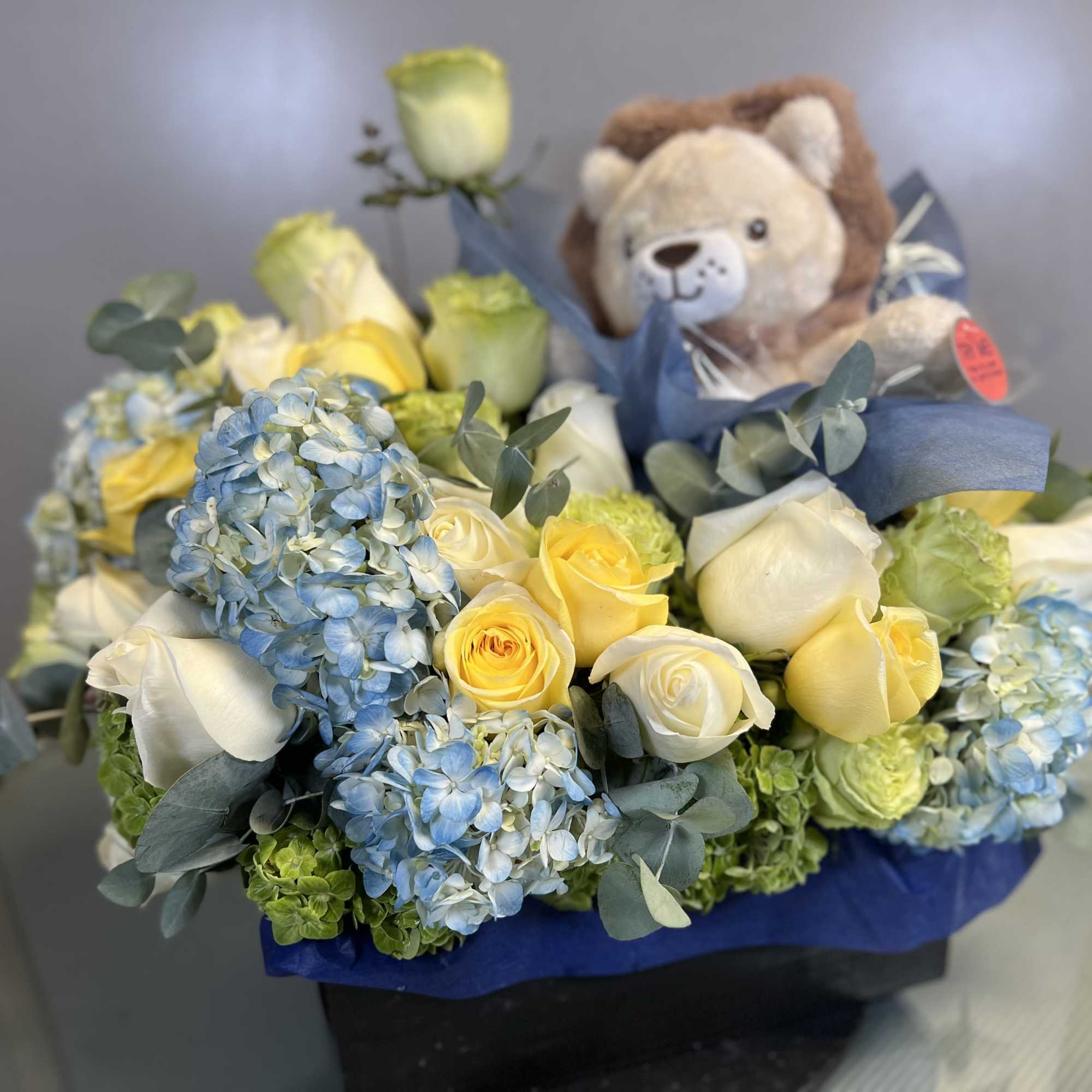 Mix color Flowers
No include Stuffed Animal
AS SIMILAR AS POSSIBLE 