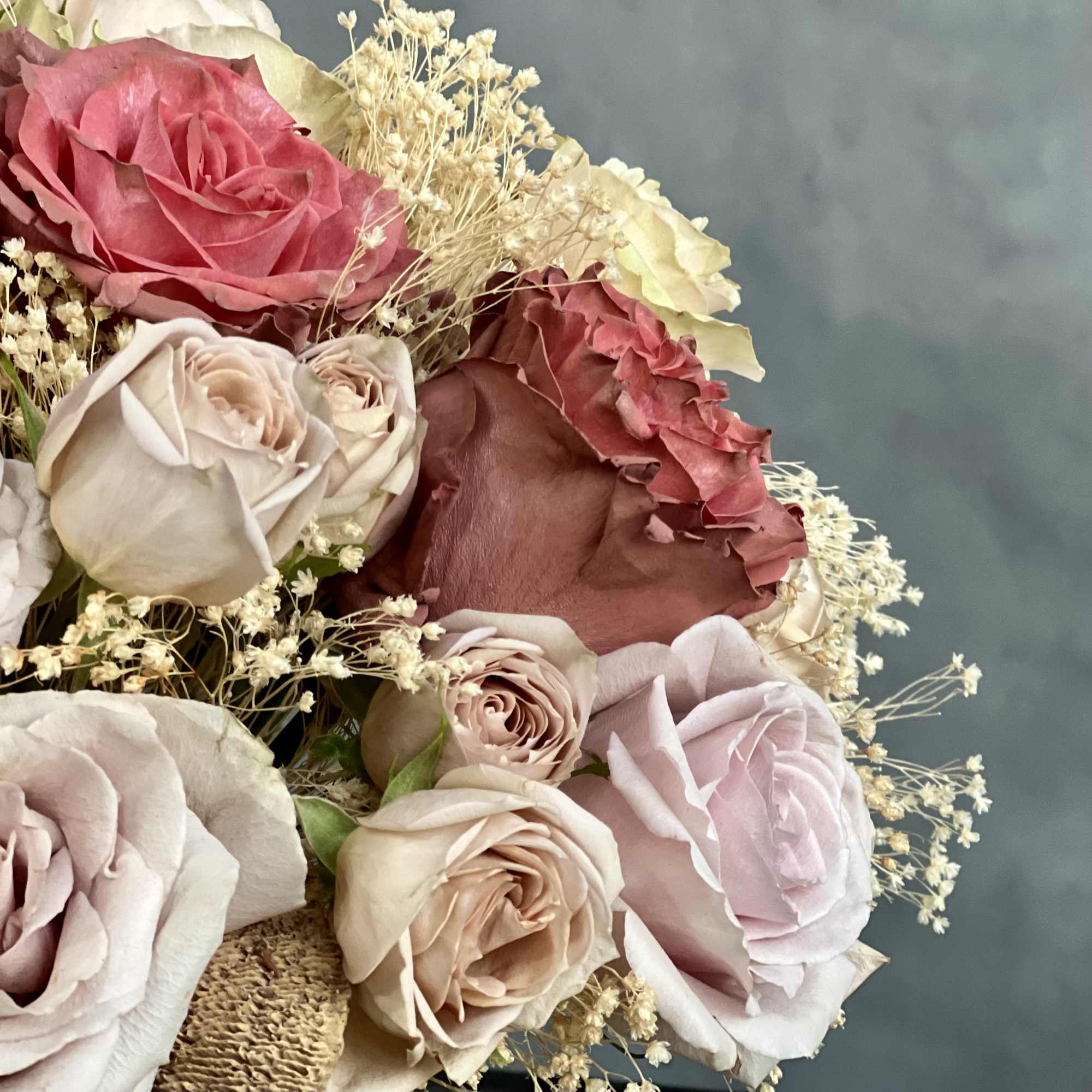 Beverly Hills Florist presents Guiding Light Bouquet for same day delivery. Inspired, photo 5 of 5