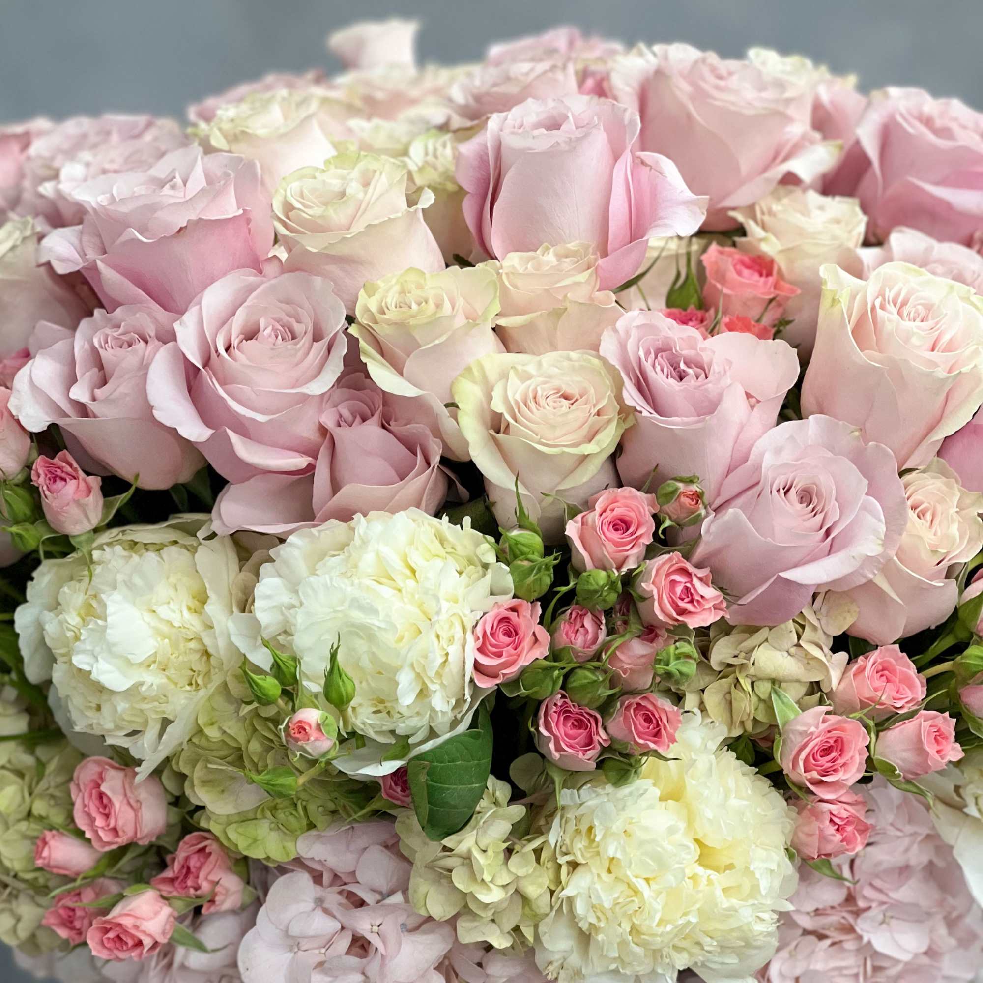 magine a breathtaking floral arrangement designed by a top-tier Beverly Hills florist, photo 3 of 5