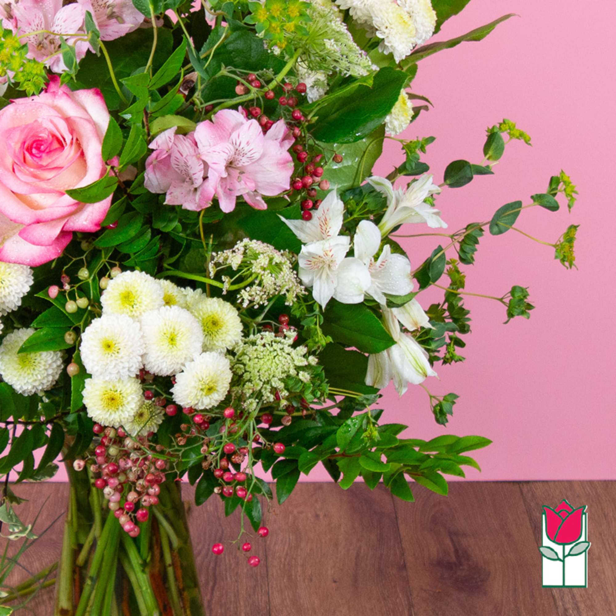 Pink and white mixed bouquet in a clear glass vase, photo 4 of 4