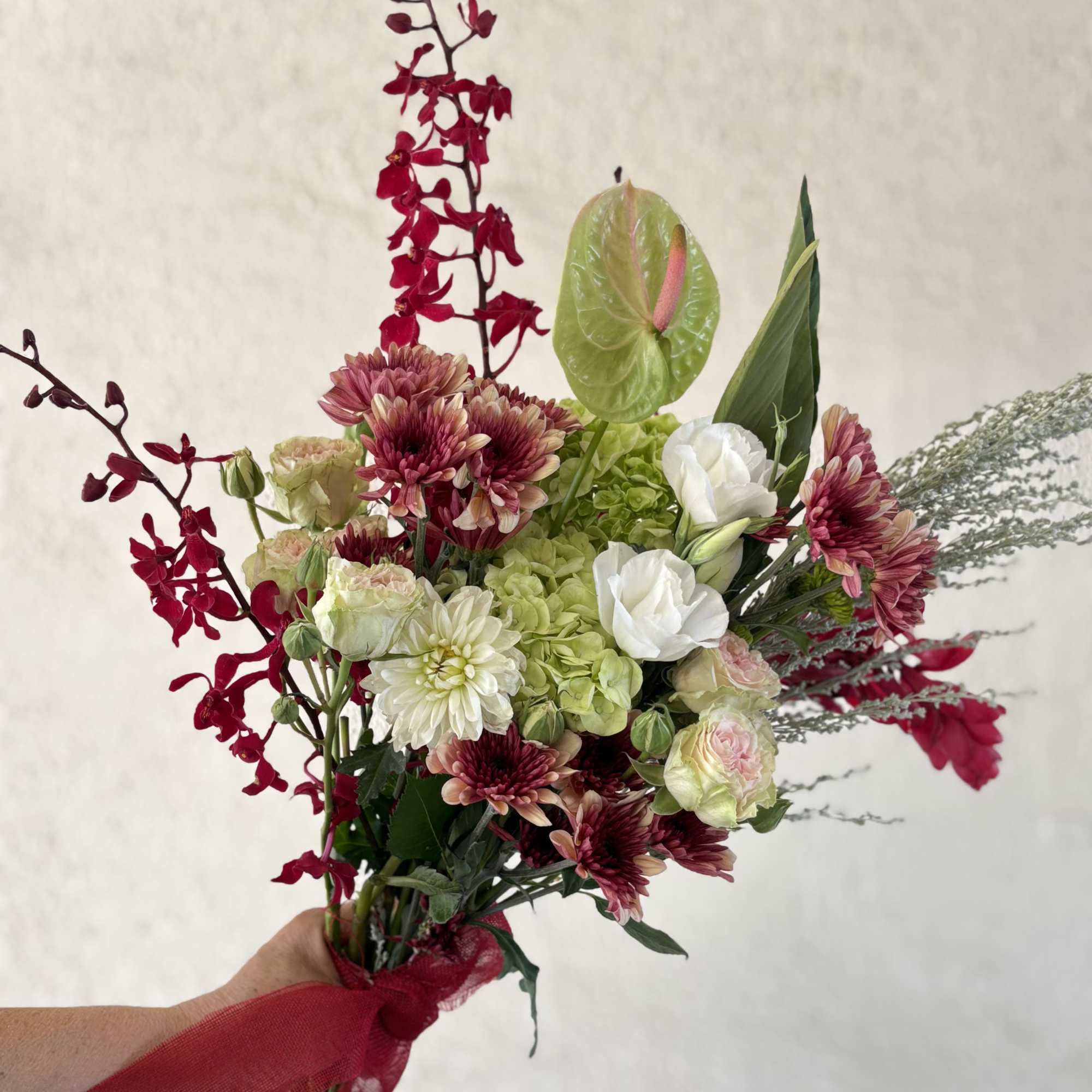 This drops includes Seasonal Dahlias, Anthurium, Ochids, Hydrangaes, Spray Roses, Ginger, Lisianthus