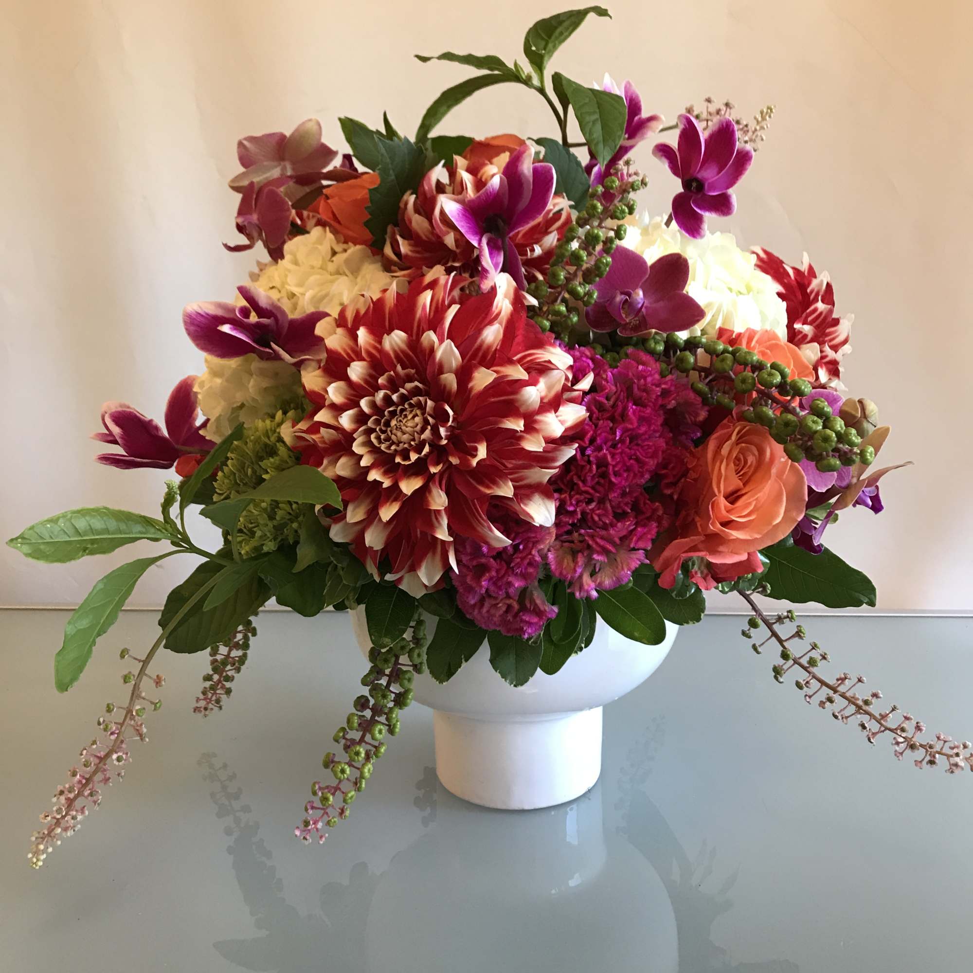 Scaled on the large size, this floral arrangement makes a big statement, photo 6 of 14