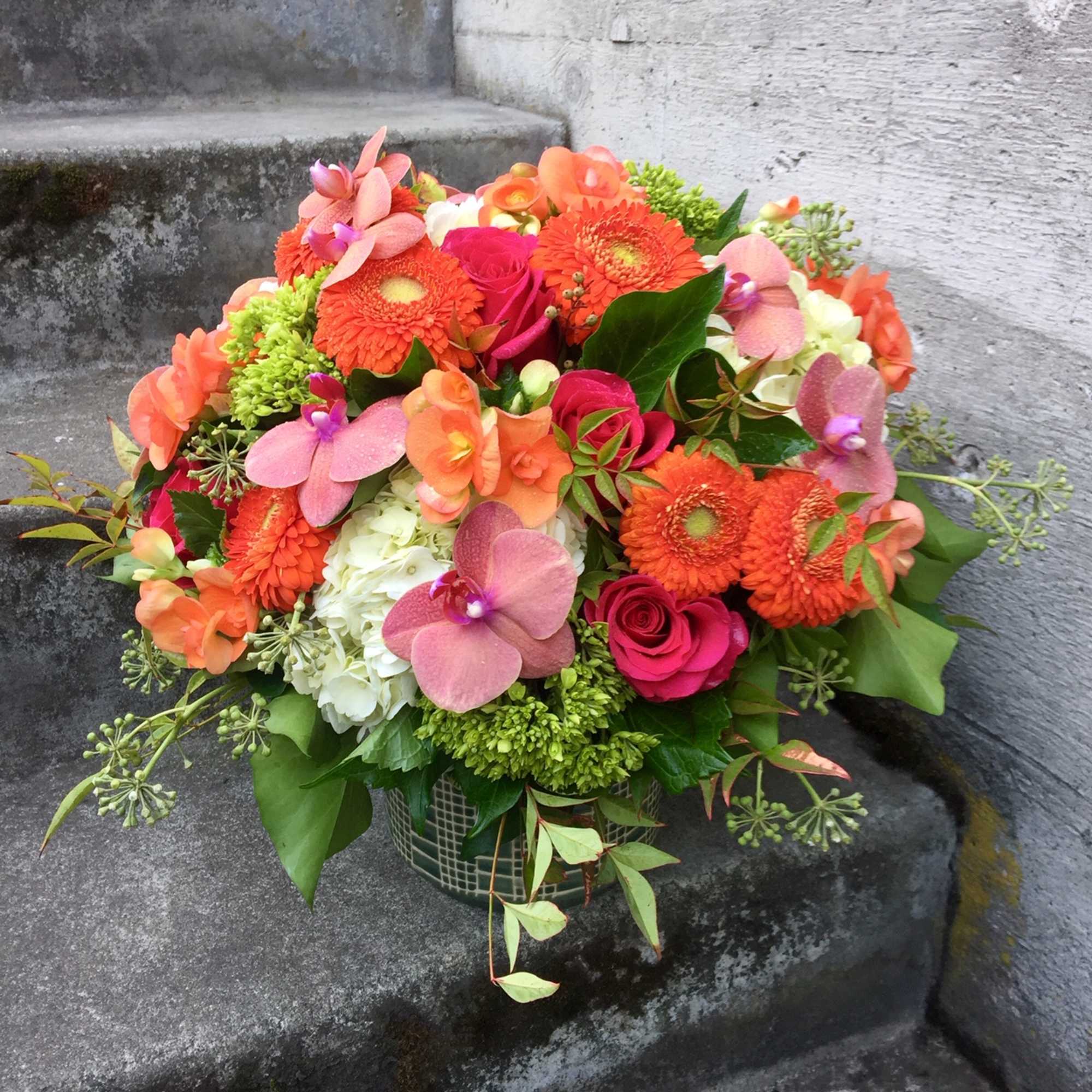 A beautiful and dramatic floral arrangement guaranteed to steal the show! A, photo 5 of 18