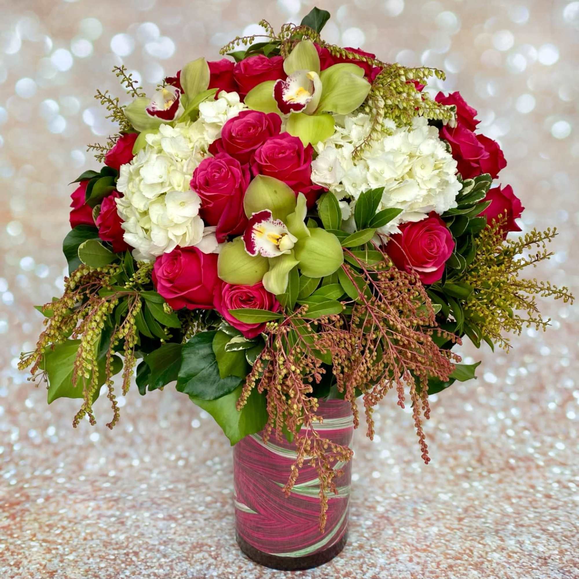 Our Signature Rose Arrangements are the epitome of Fiori style. Instead of