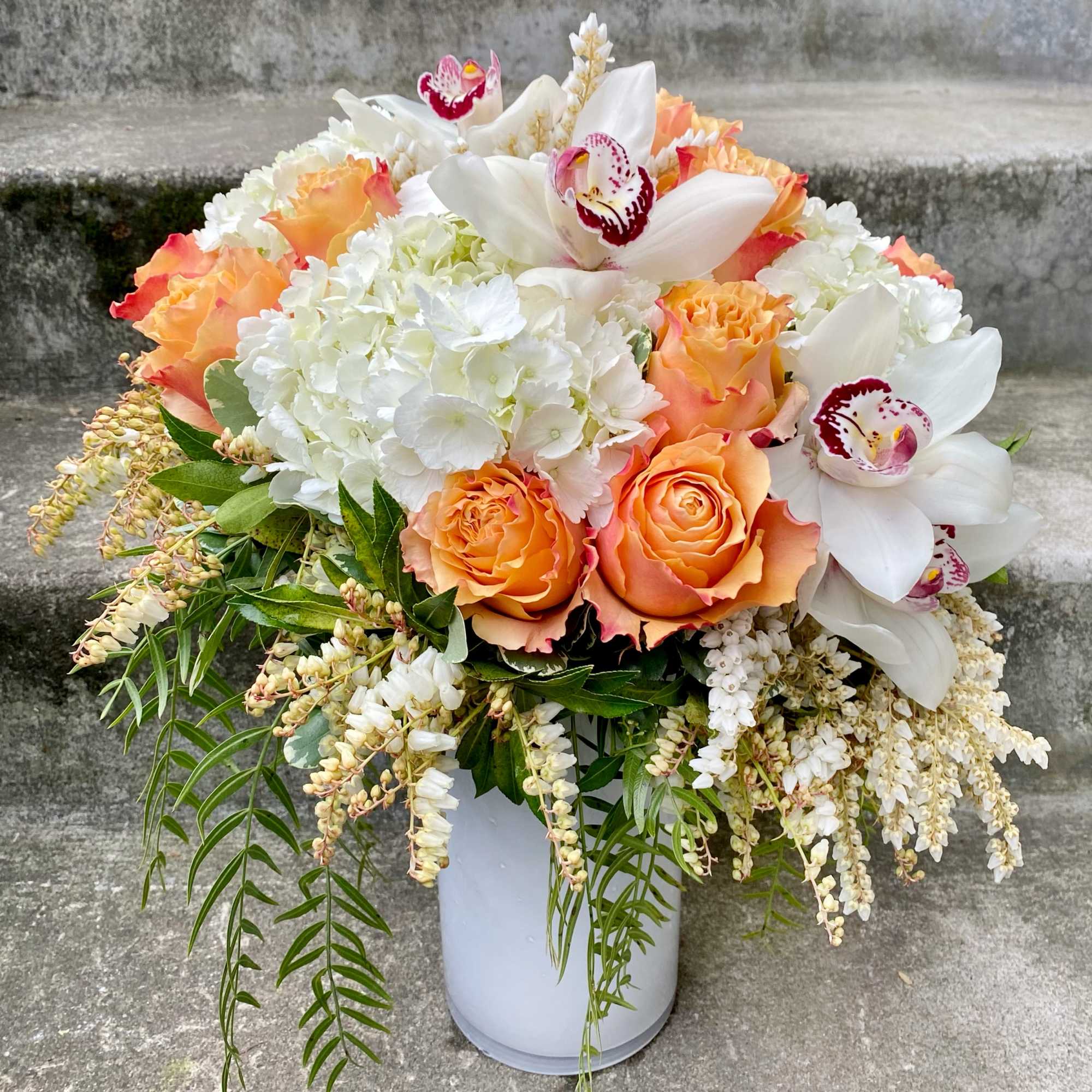 Our Signature Rose Arrangements are the epitome of Fiori style. Our focus