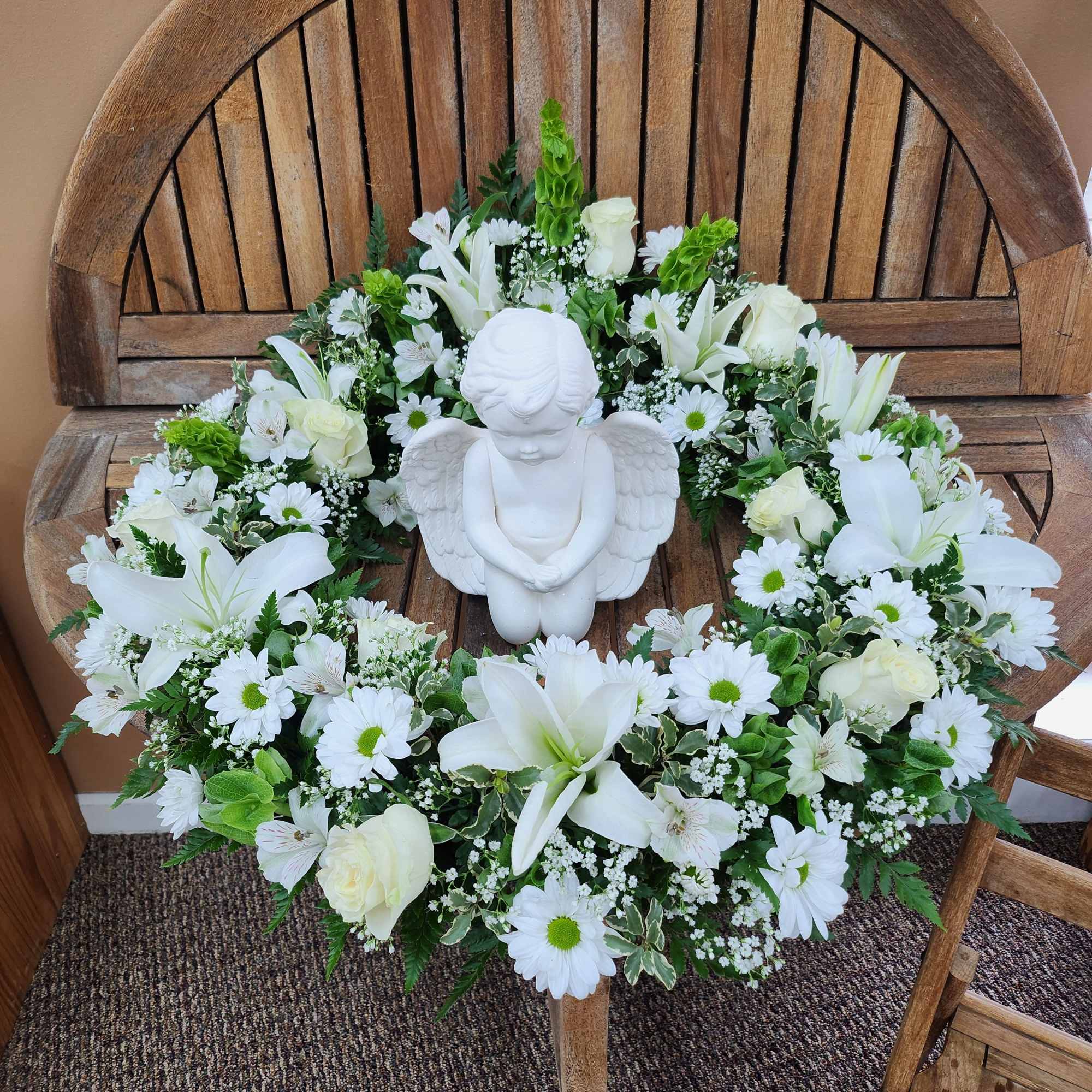 22" Wreath with white and green flowers
, photo 3 of 4