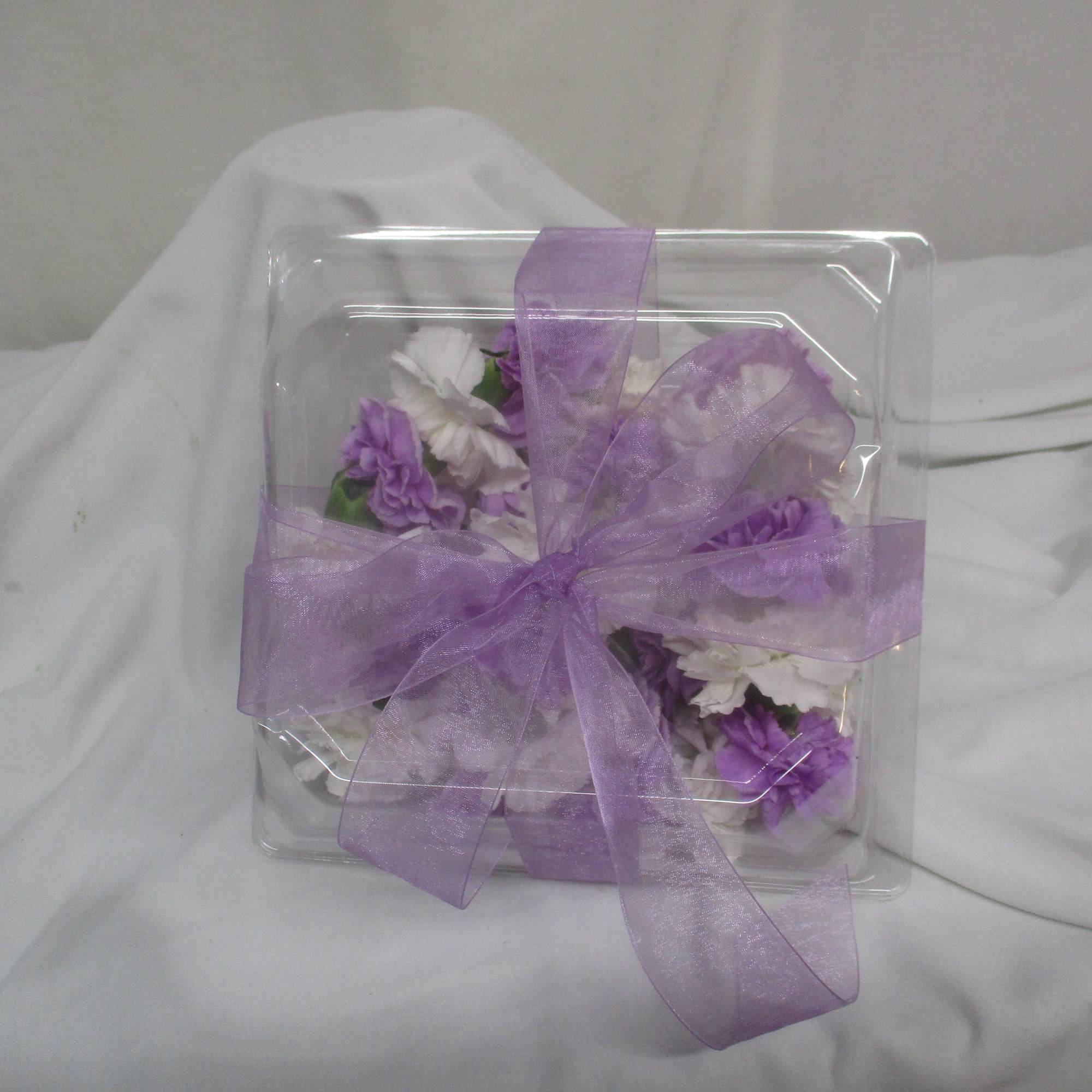 This traditional Floral Lei will delight any graduate in your life! , photo 2 of 2