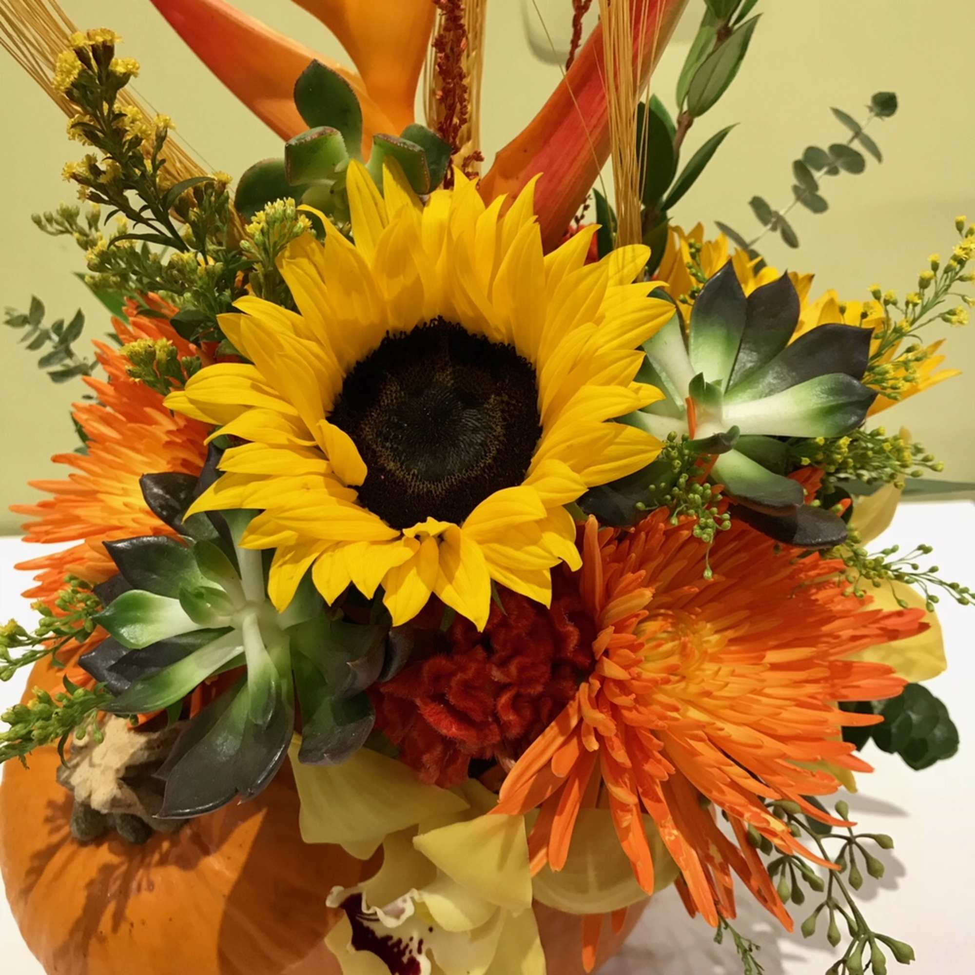 This arrangement/centerpiece is perfect for the month of October, and Thanksgiving. This, photo 2 of 2