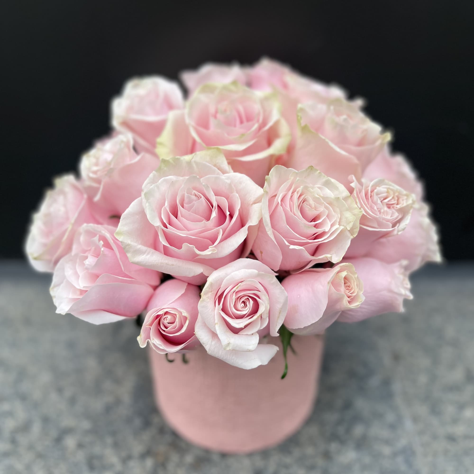 Pink roses arranged in a round pink box, photo 5 of 5