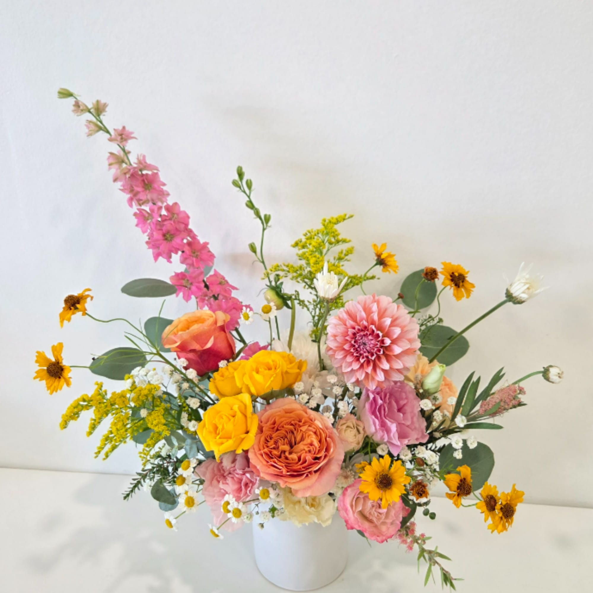 Vase Arrangement

Store Hours
Mon&ndash;Fri: 9:30 a.m. &ndash; 6:00 p.m.
Sat: 9:00 a.m. &ndash; 4:00