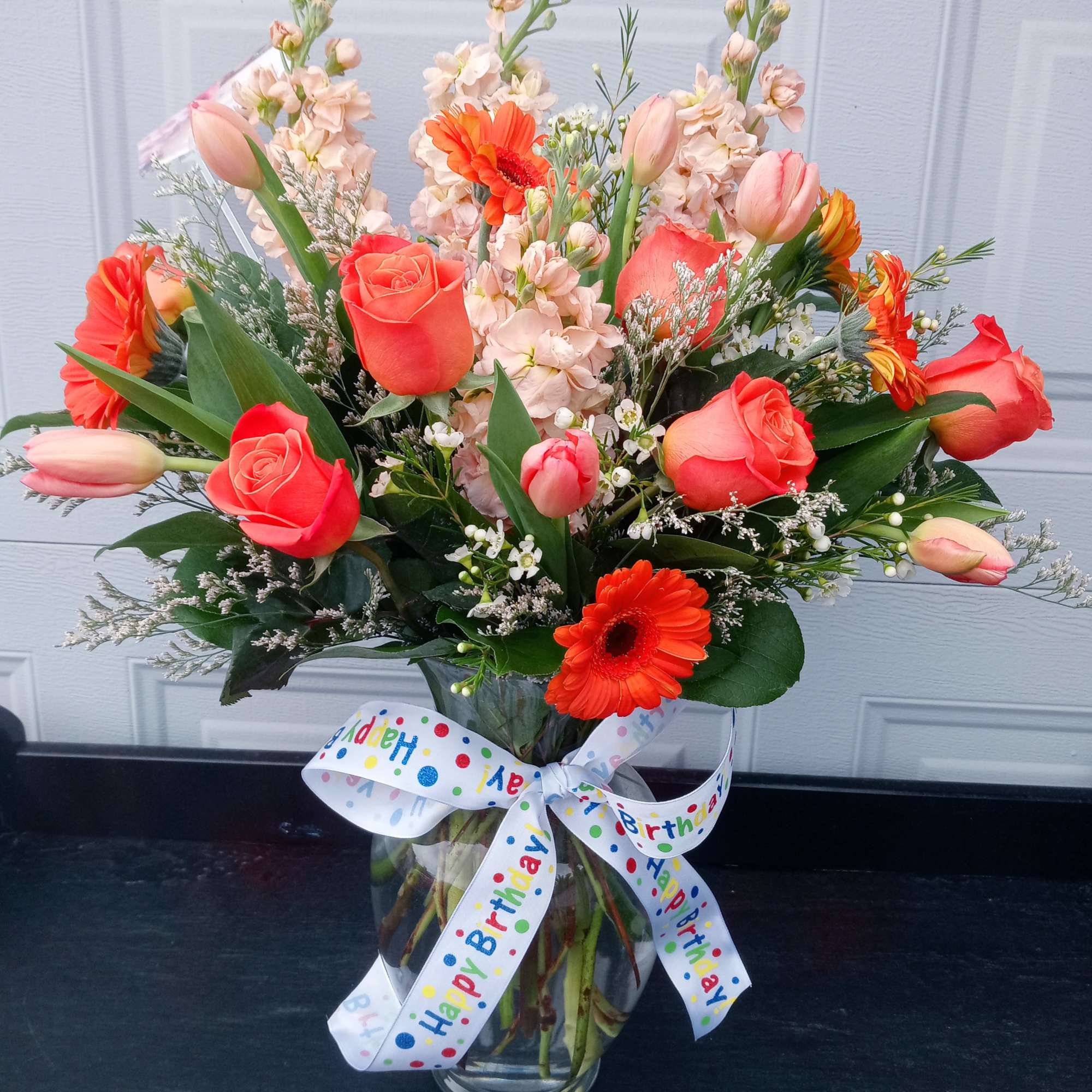This flower arrangement is inspired by the Spring season 2021, photo 2 of 8