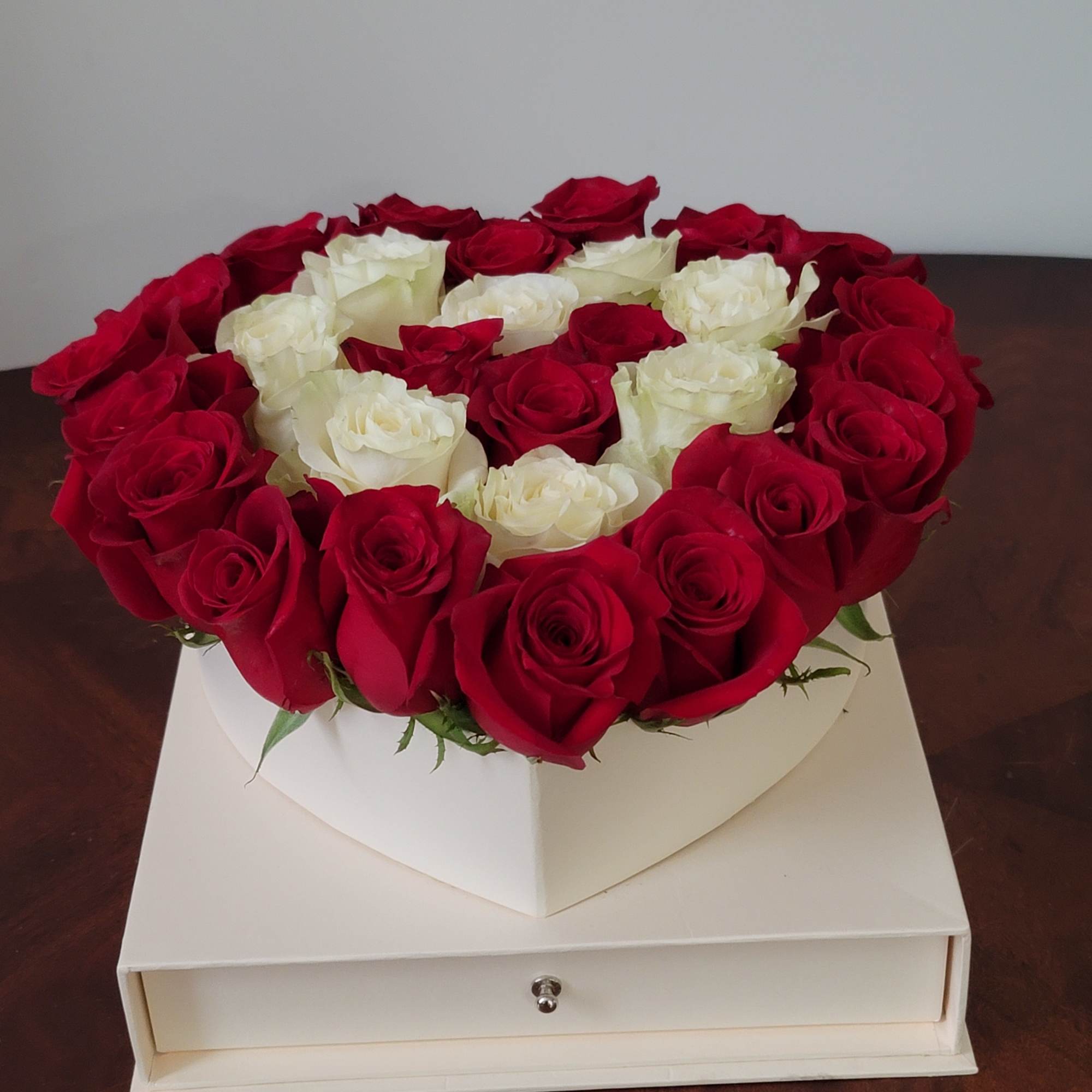 Heart-shaped box of red and white roses, photo 3 of 6