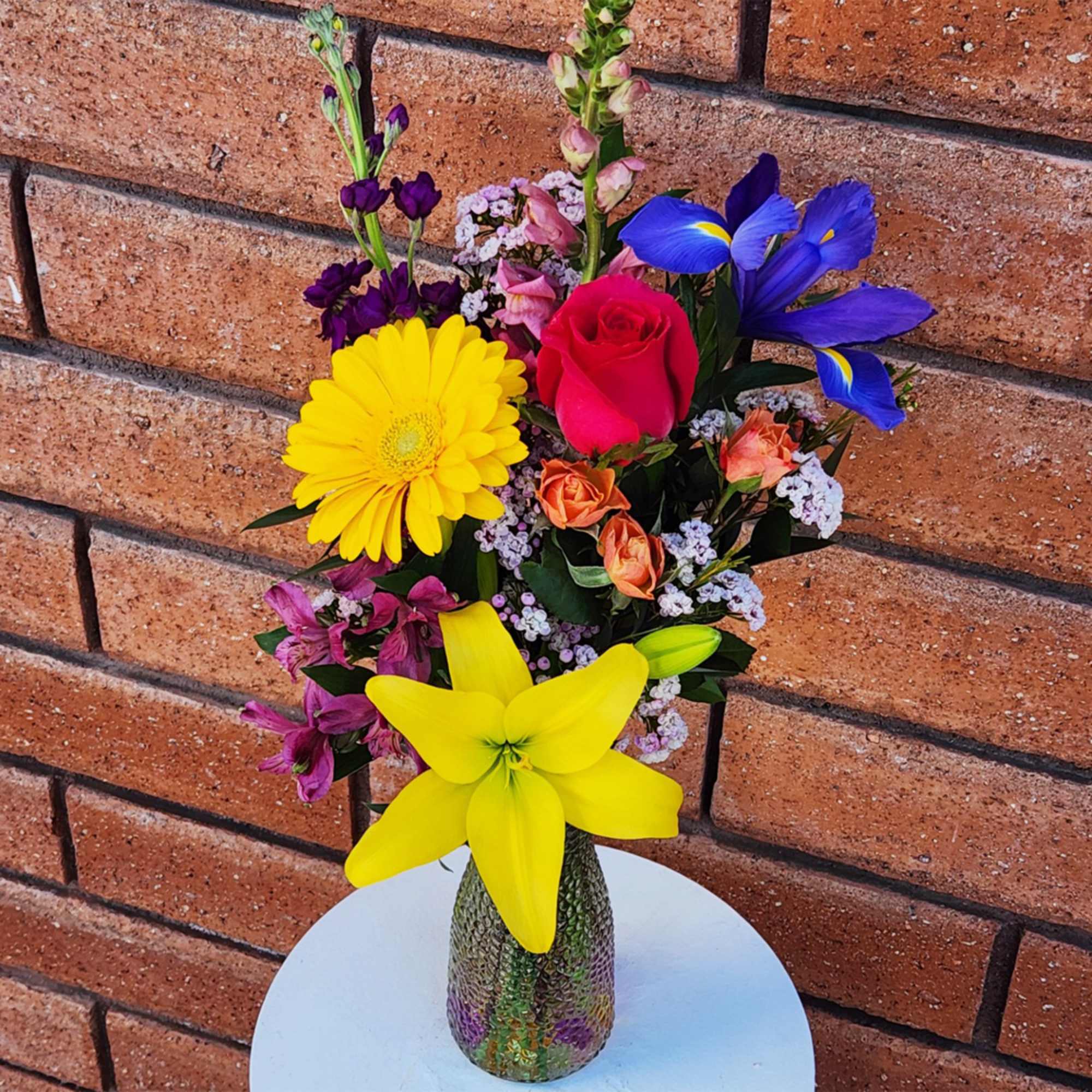 Cheery Day Bouquet

Brighten their day with a burst of fresh, vibrant flowers!, photo 2 of 3