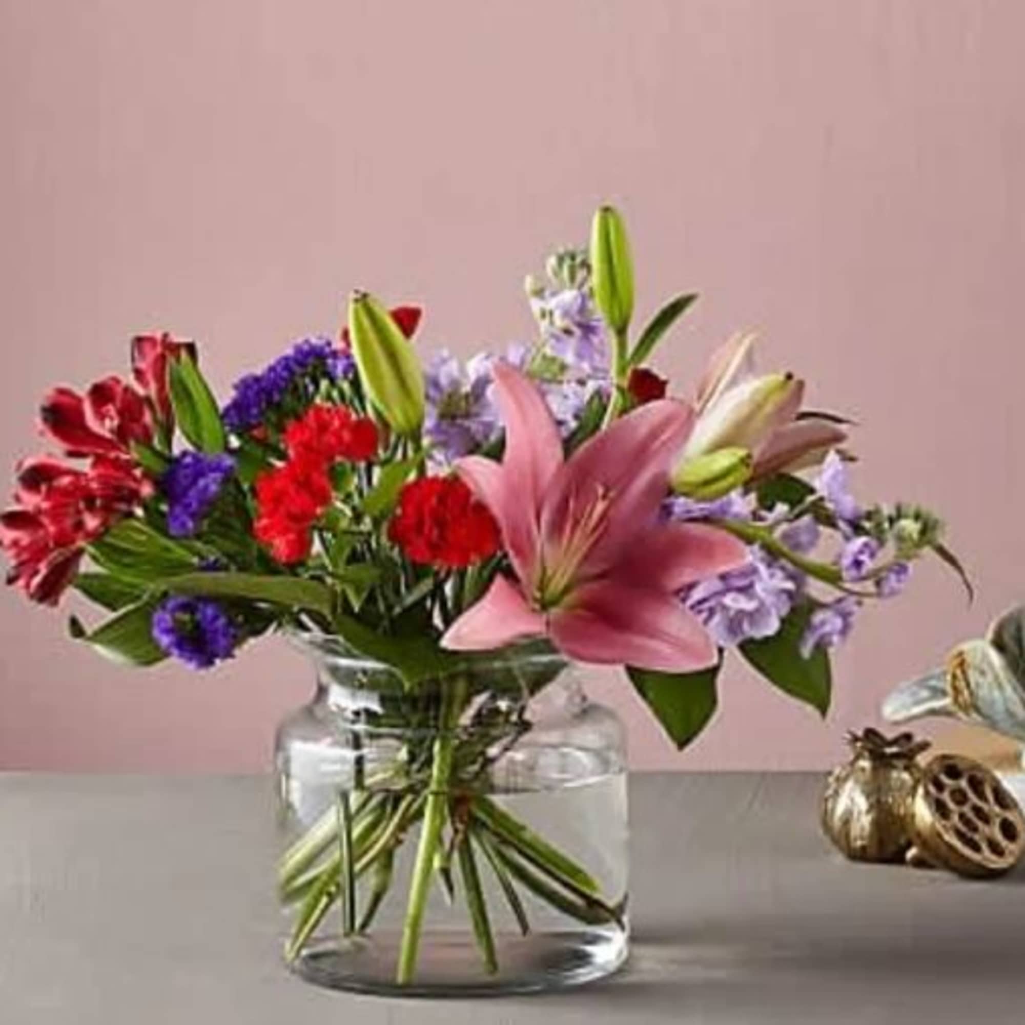 This fresh take on the classic Valentine's Day arrangement is just the