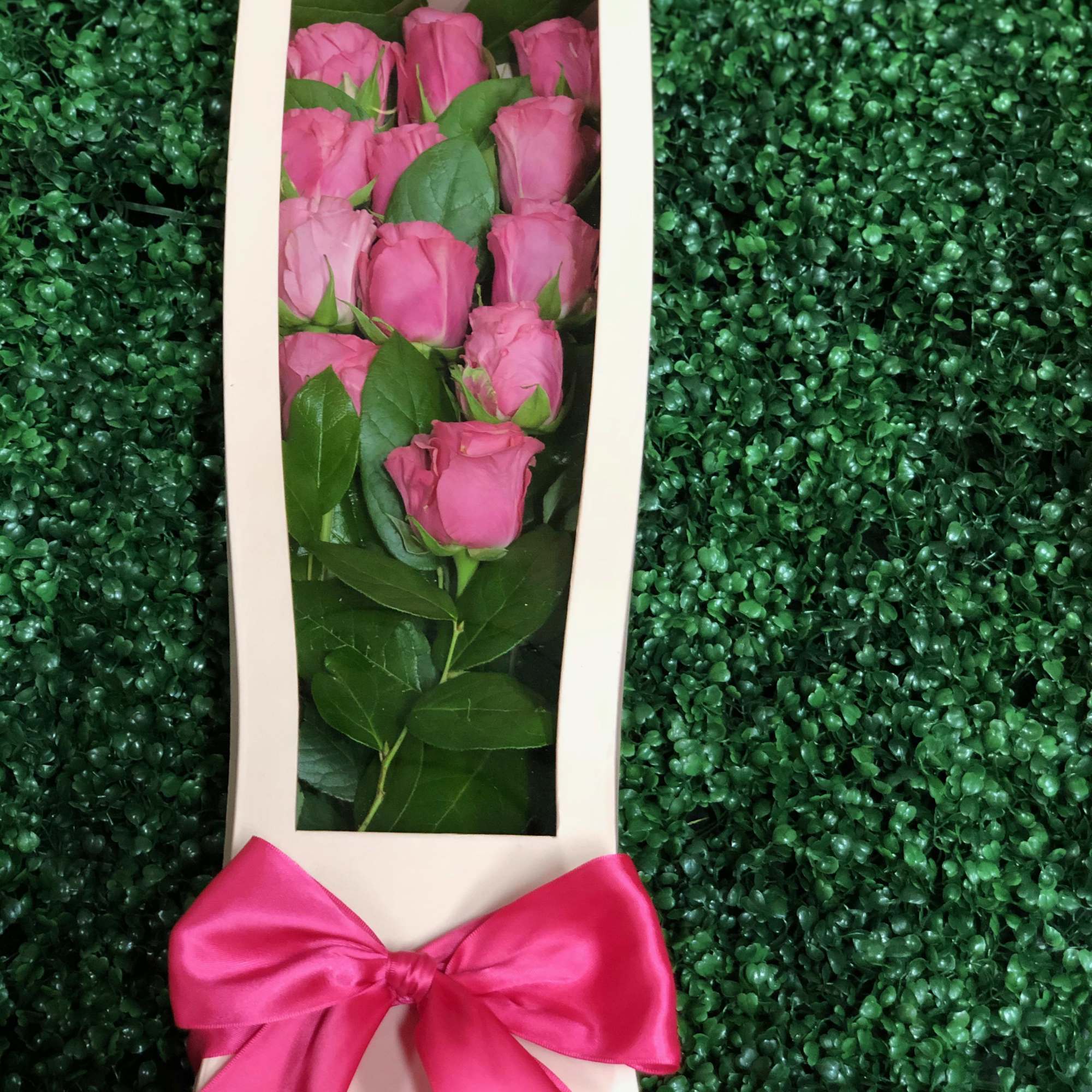 12 LONG STEM ROSES IN A KEEPSAKE BOX TIES BEAUTIFULLY WITH A, photo 3 of 3