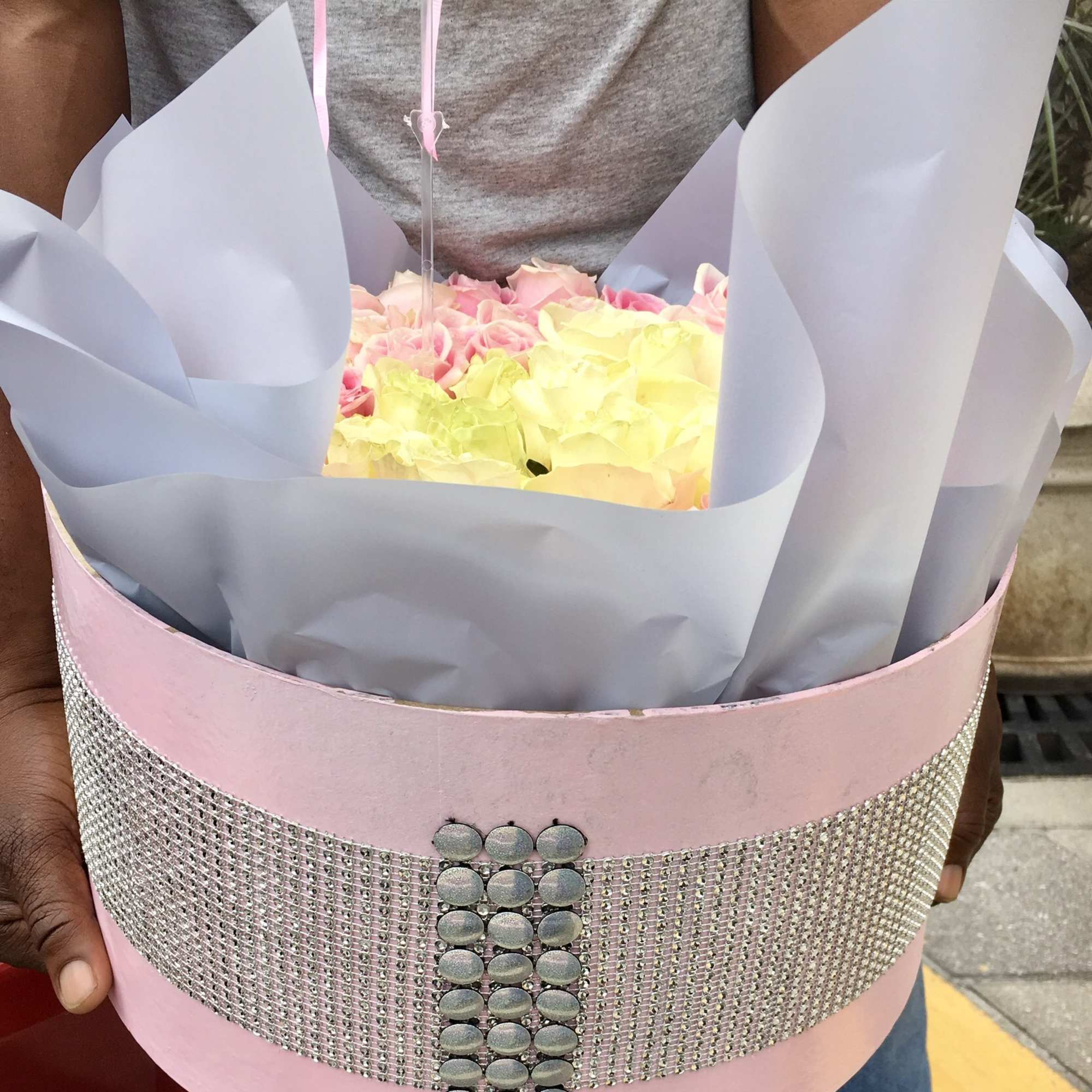 50-100 roses in  any color in a decorative hat box. You, photo 2 of 3