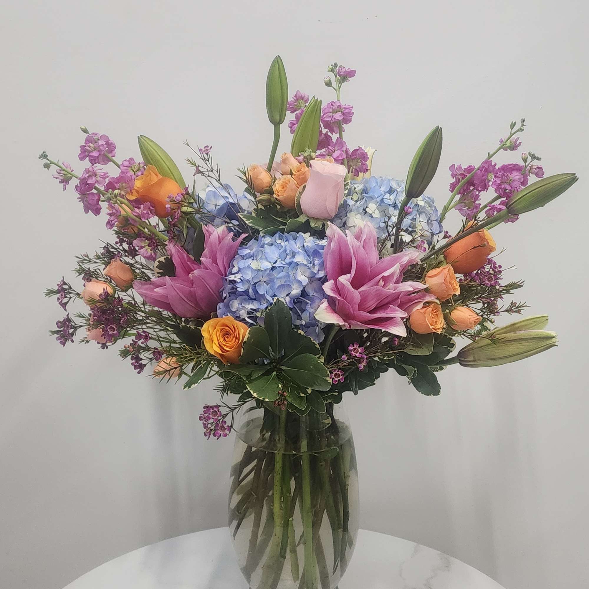 Nothing goes together quite like flowers, candy &amp; Valentine's Day. This vibrant