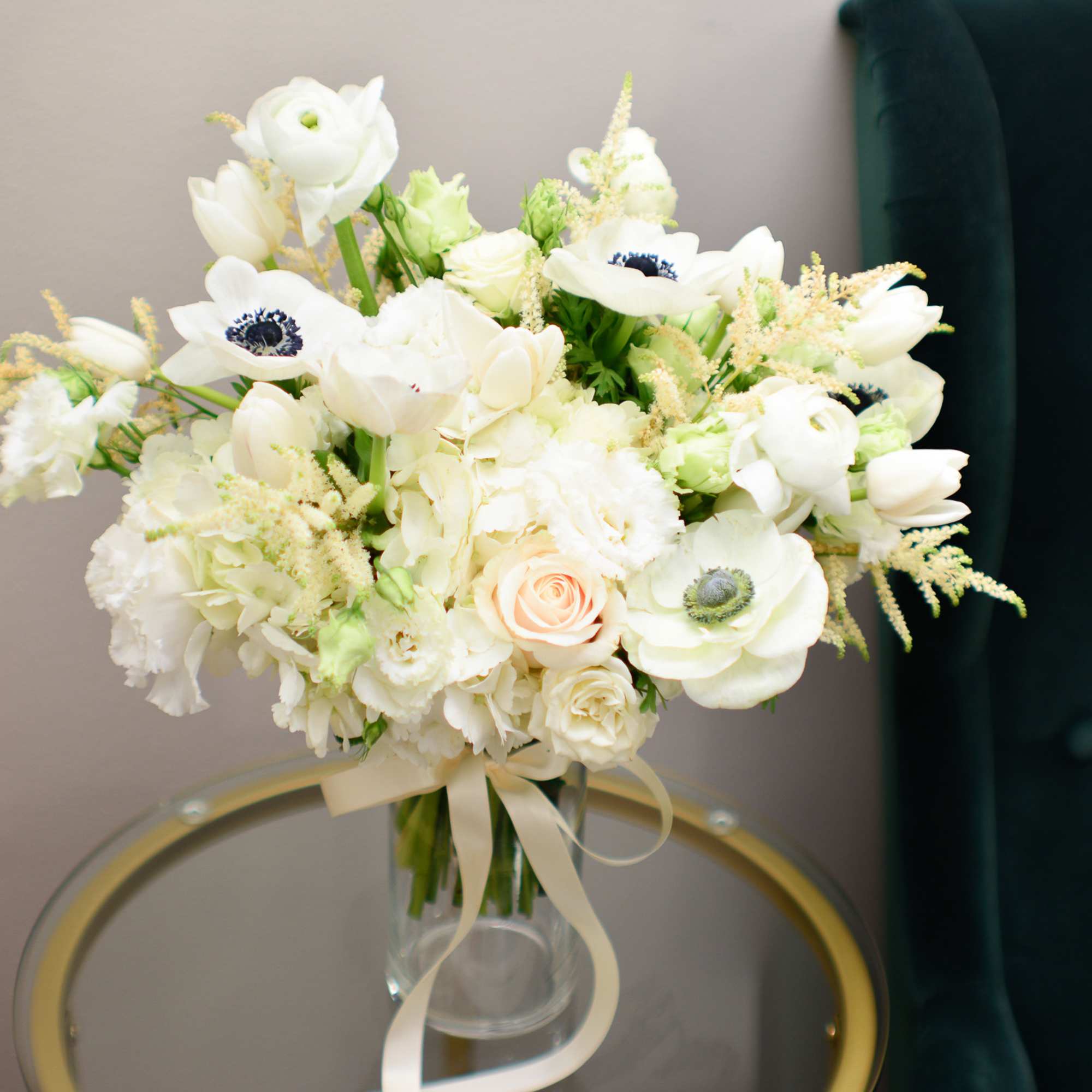 Clean, sophisticated, and sleek. Isabelle is a monochromatic arrangement with high-end appeal.