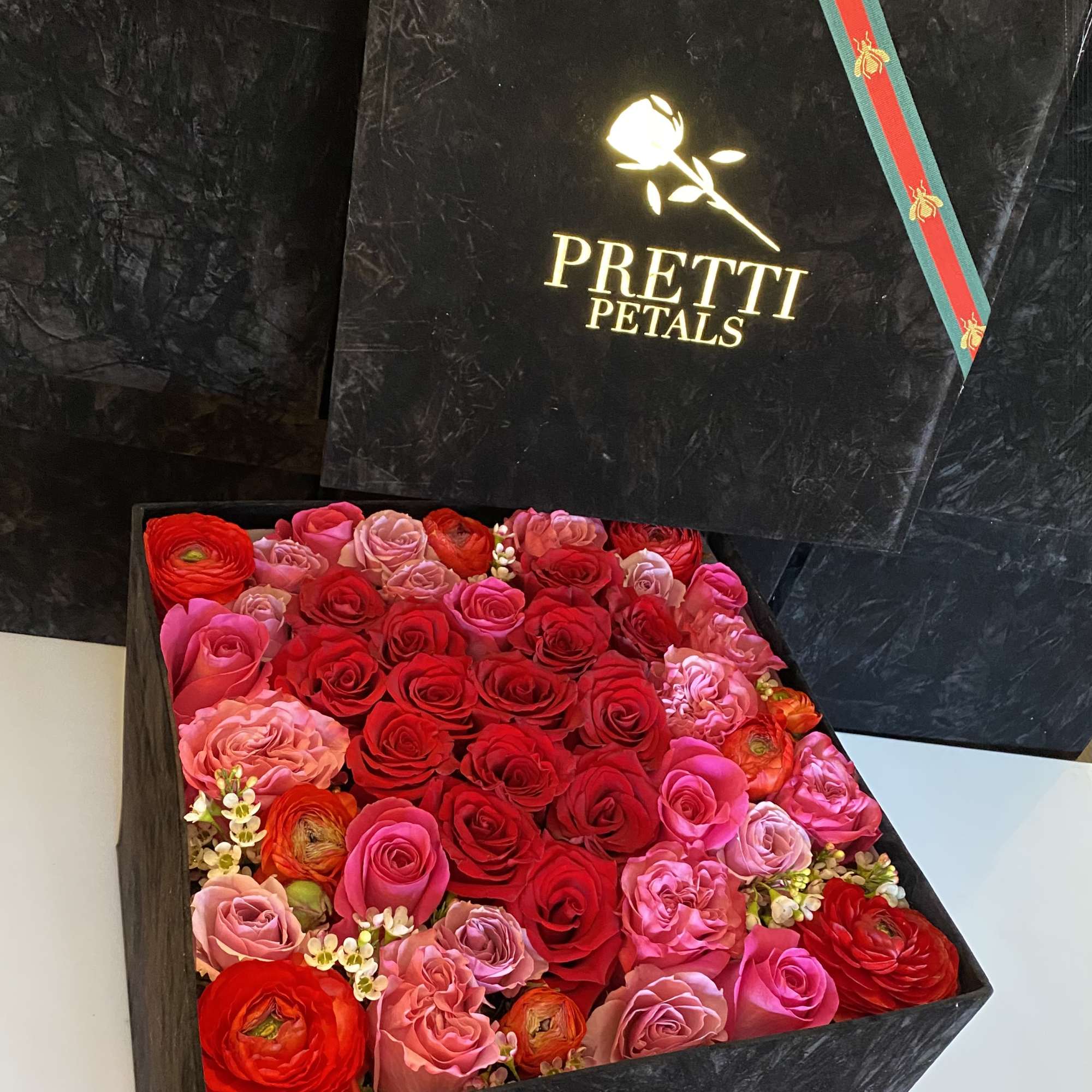 23&rdquo;x23 Squared Box with Flowers inside forming a heart 