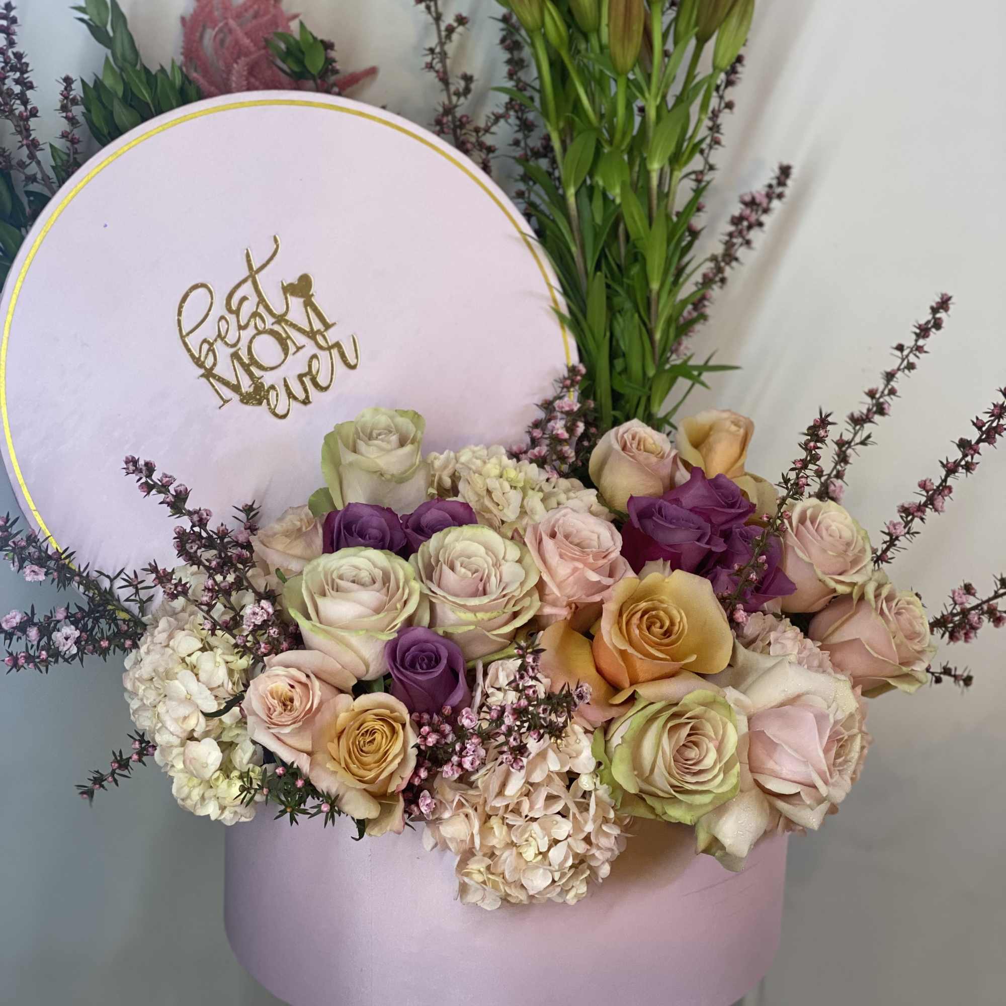 Large round  Pink box beautifully designed, just for mom using neutral, photo 2 of 2