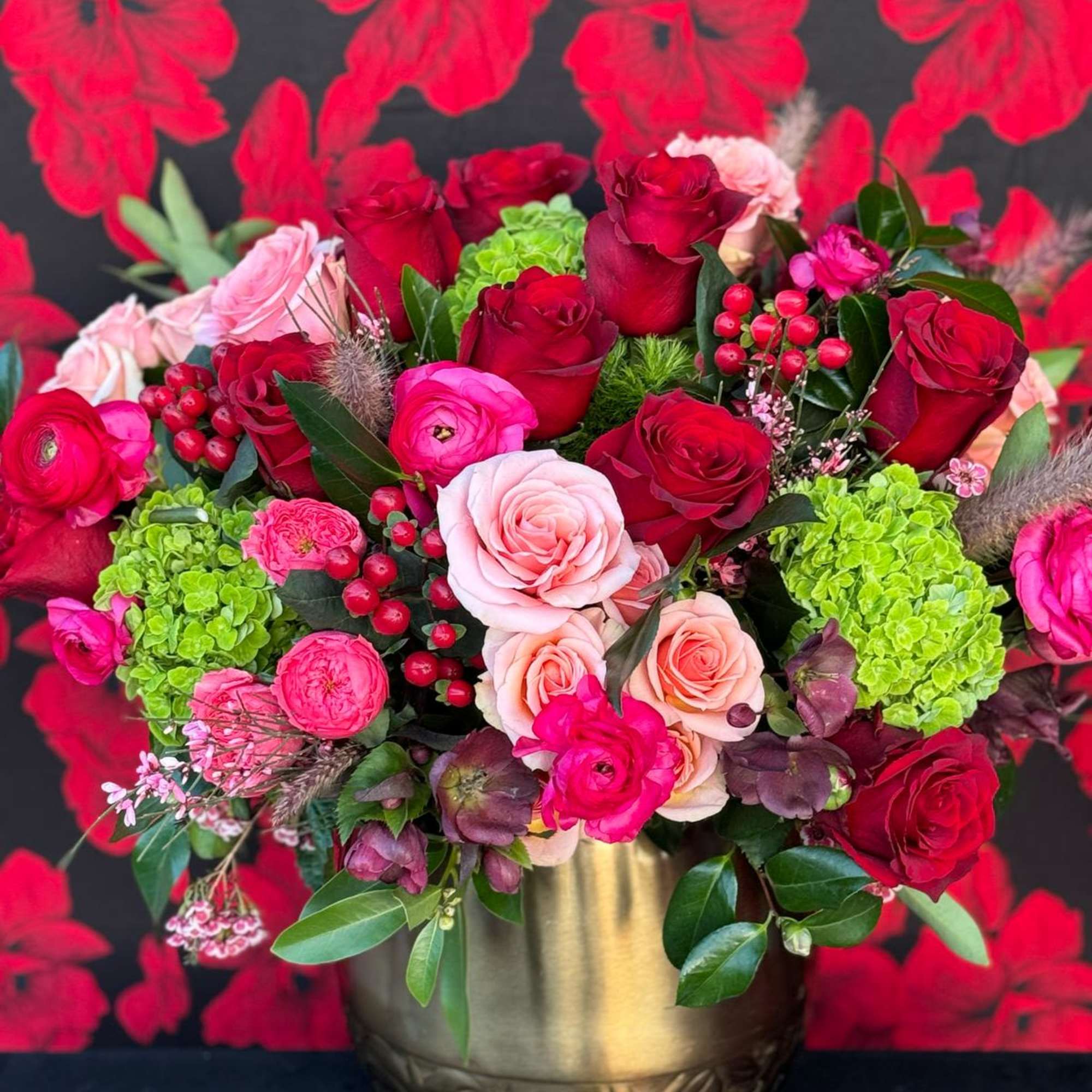 An enchanting floral arrangement designed to evoke the essence of love. Set, photo 3 of 3