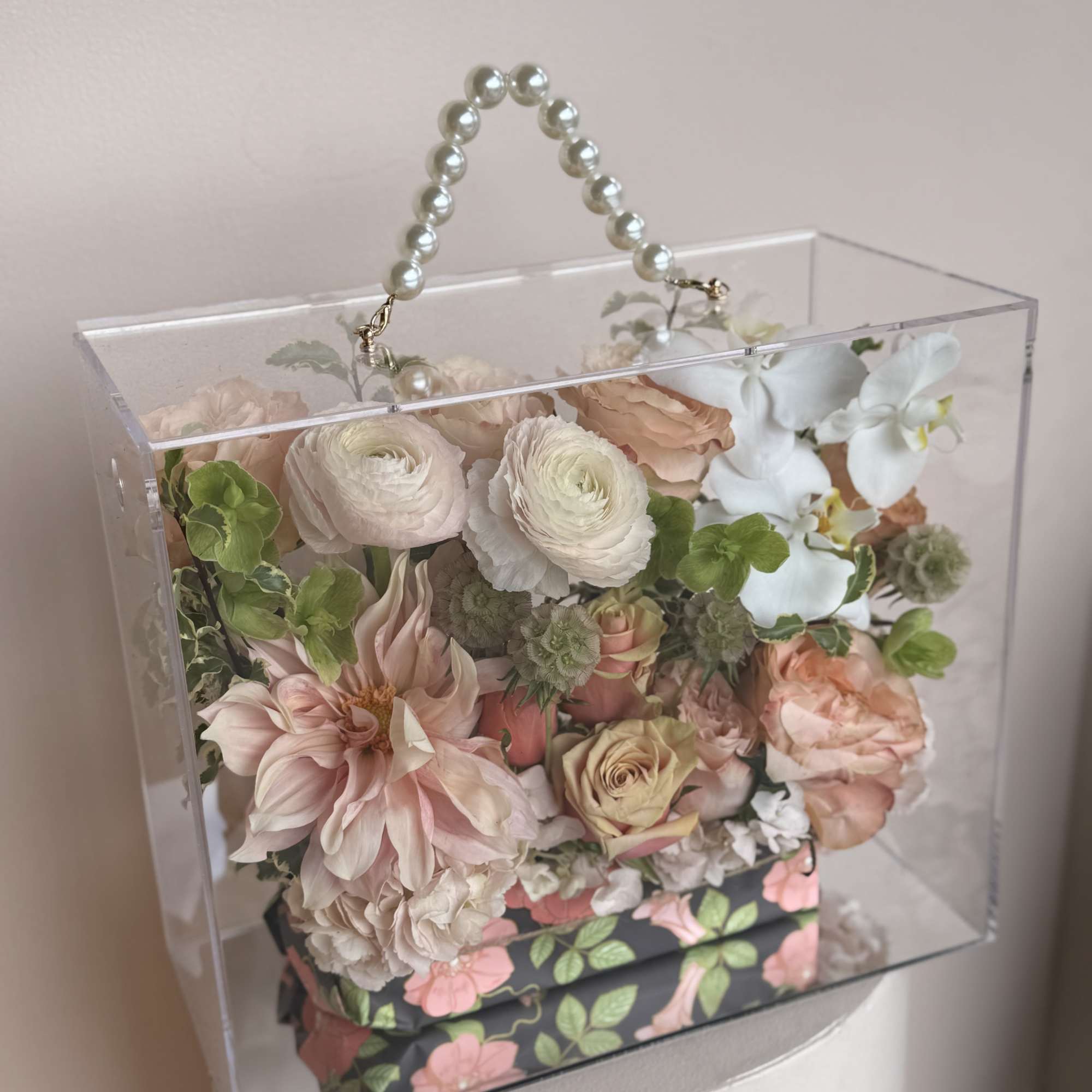 Very Trendy and In Clear Acrylic Flower Gift Box in a shape