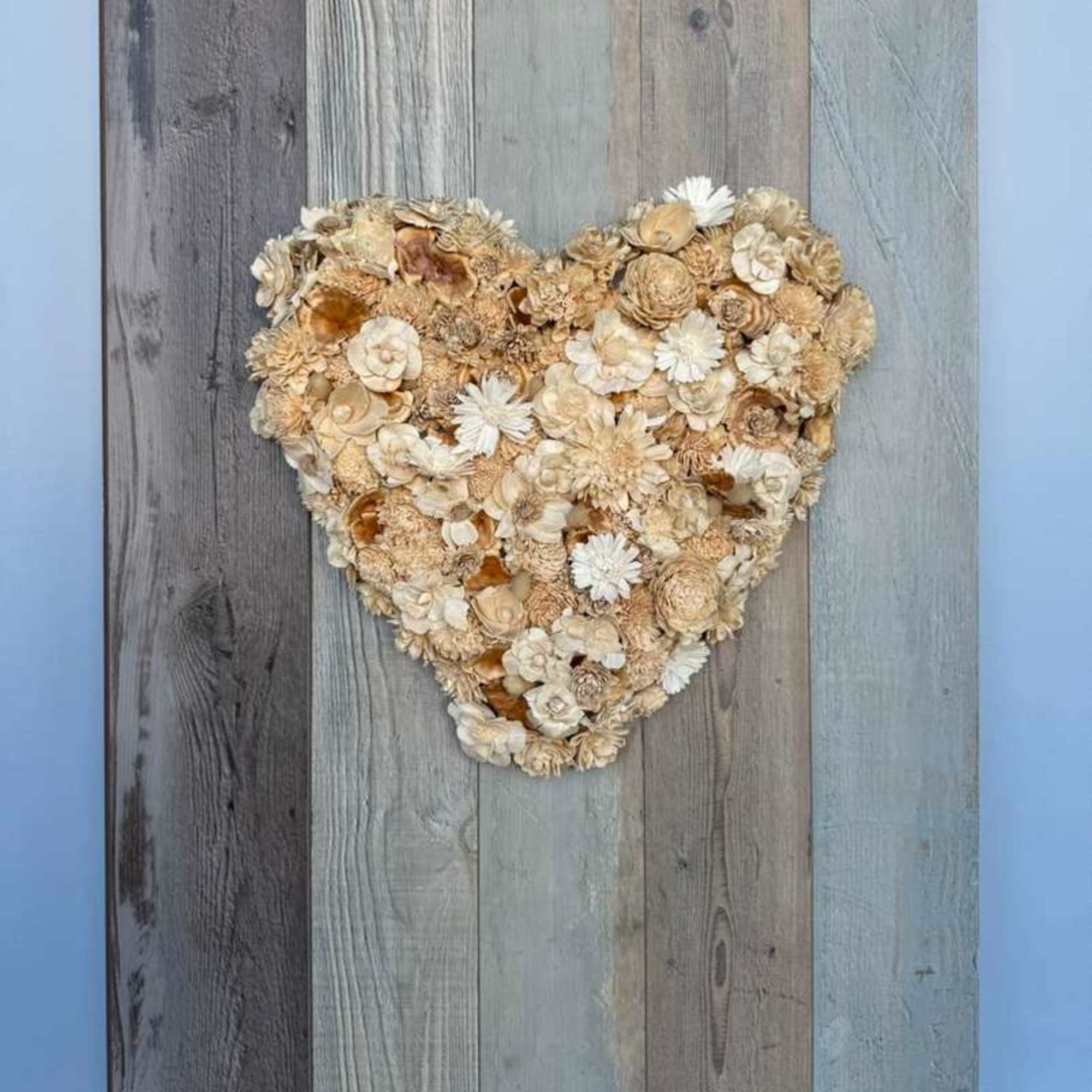 A dried flower heart mounted on 30&times;50 wood planks, creating a stunning, photo 2 of 2