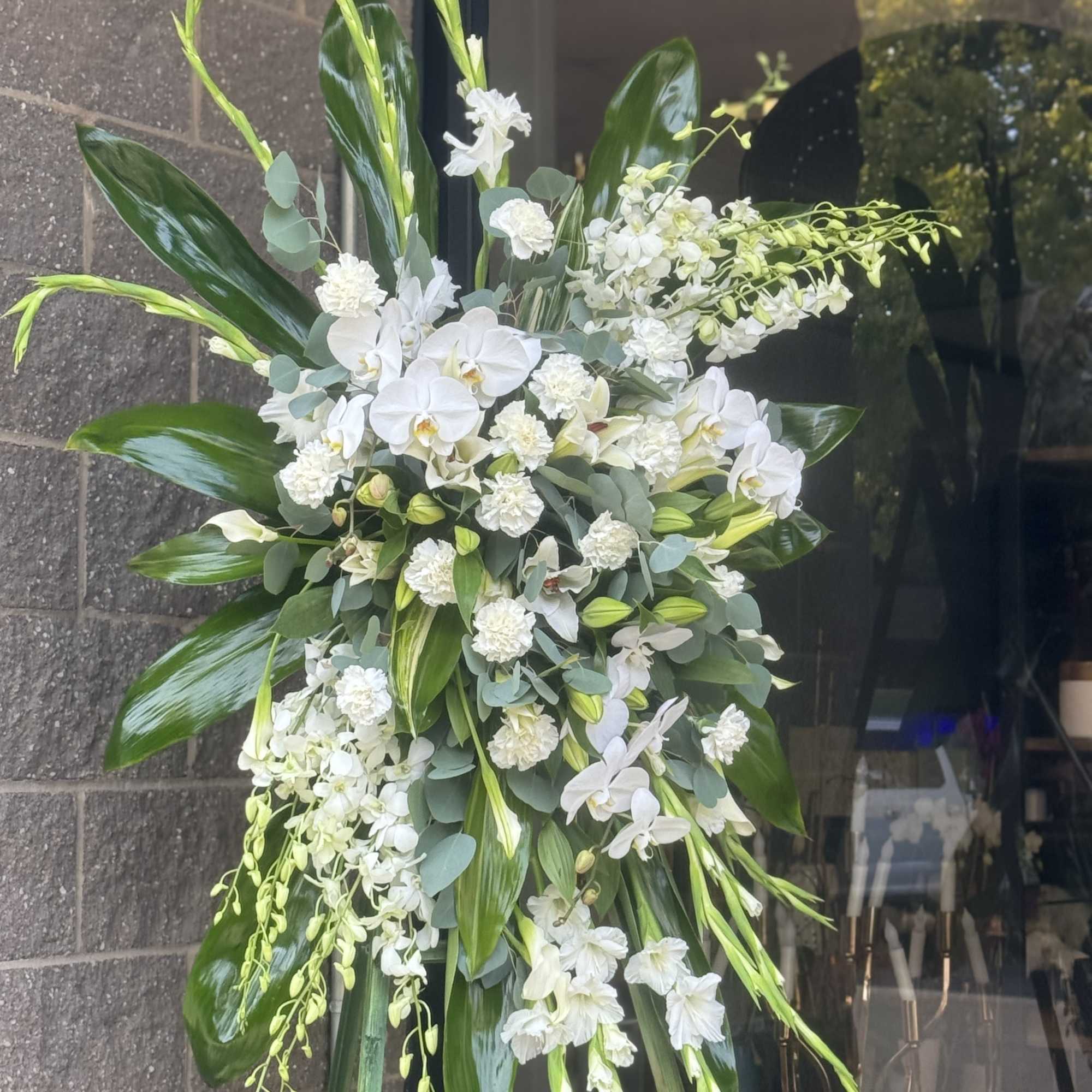Standing spray with orchids, photo 3 of 3