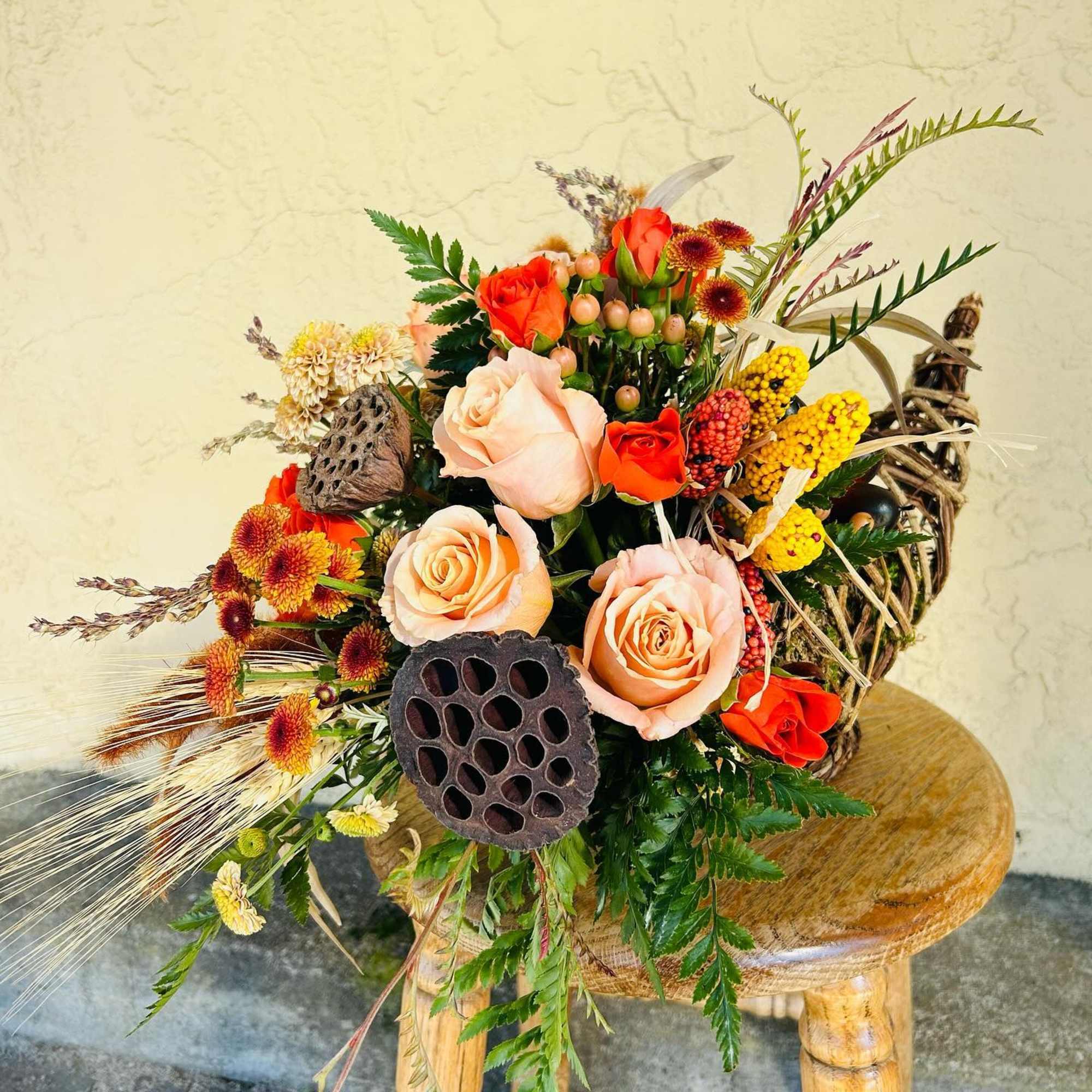 [espa&ntilde;ol abajo]
Each arrangement is custom and one-of-a-kind, made with the freshest seasonal, photo 5 of 5